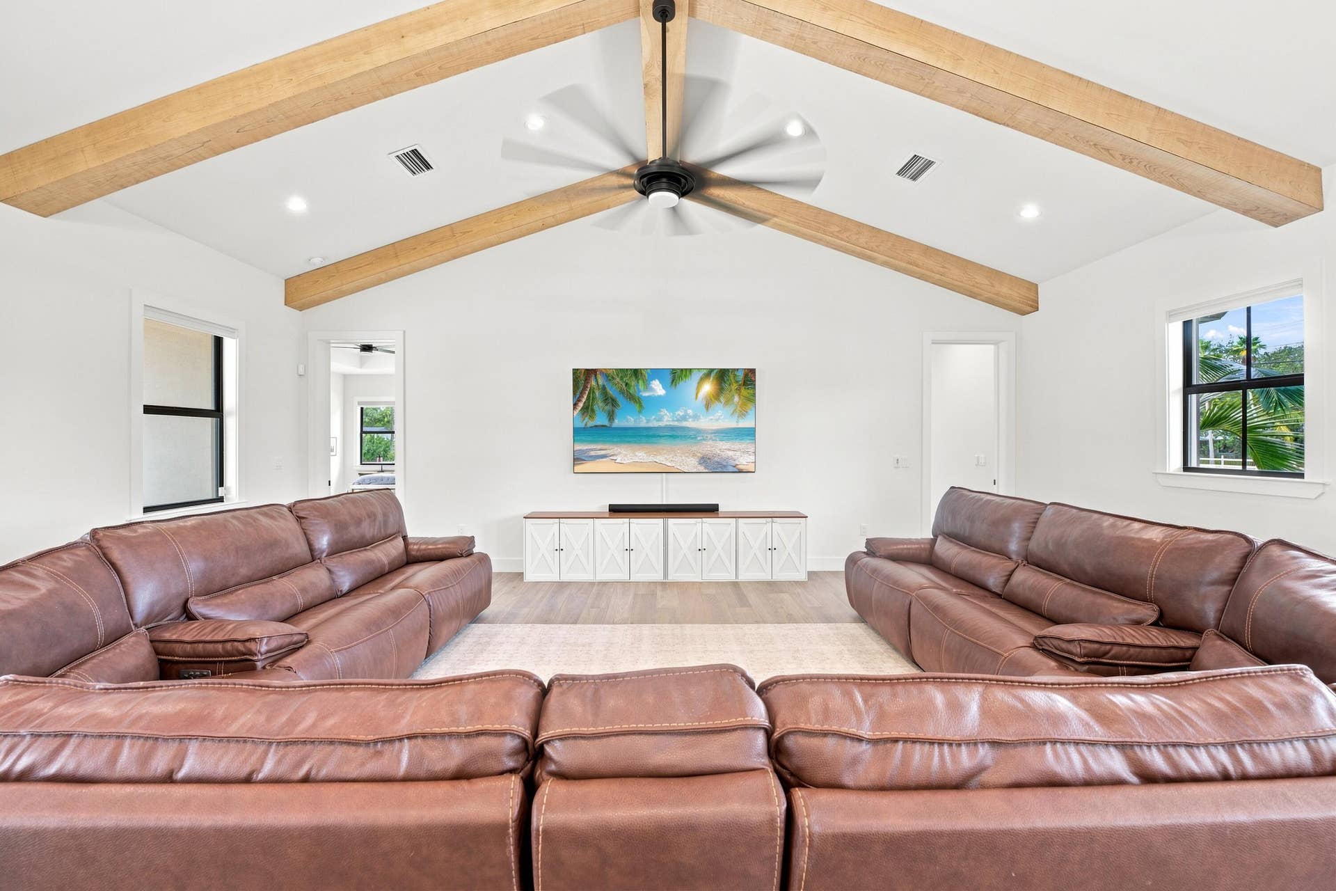Family Room 3 Broshure