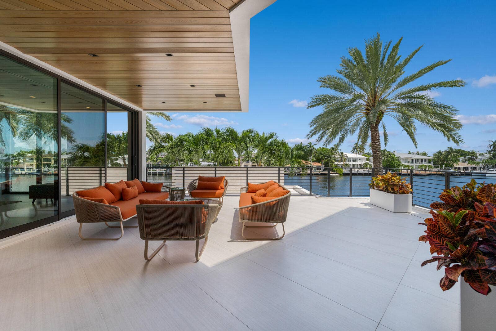 200 Fiesta Way, Fort Lauderdale, FL 33301 20b. 7T6A9213-MLS