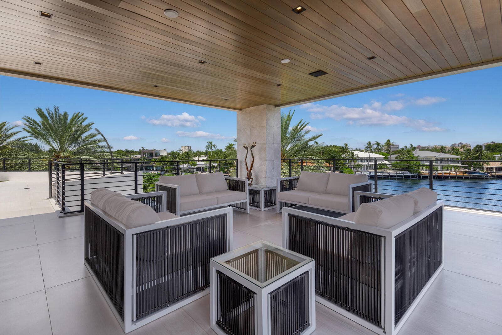 200 Fiesta Way, Fort Lauderdale, FL 33301 35. 7T6A0058-MLS
