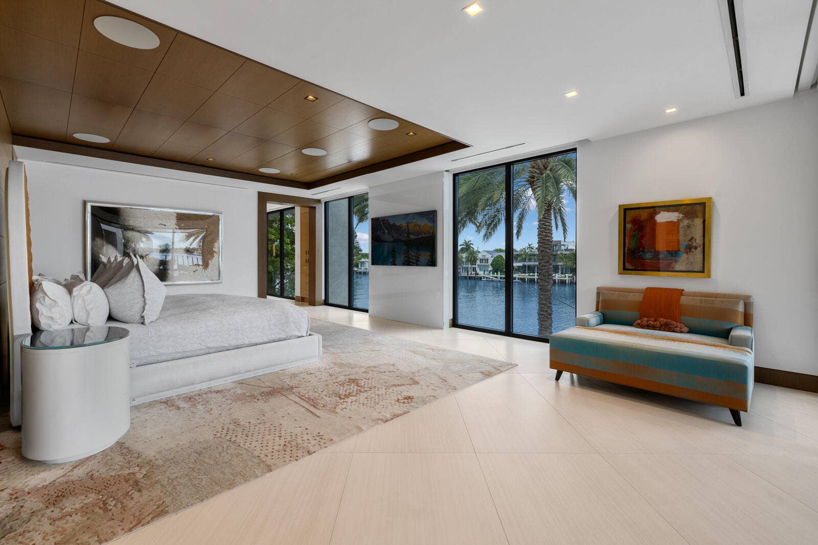 200 Fiesta Way, Fort Lauderdale, FL 33301 20. 7T6A9013-MLS