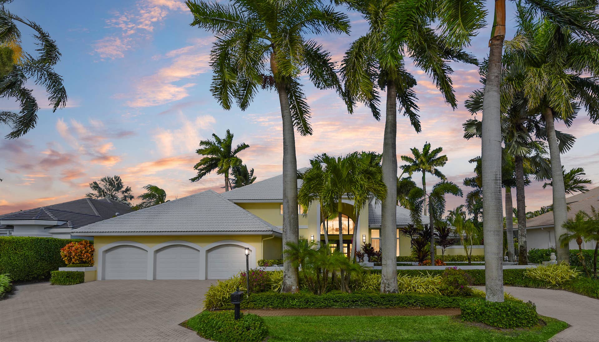 6931 Queenferry Circle, Boca Raton, FL 33496 exterior dusk
