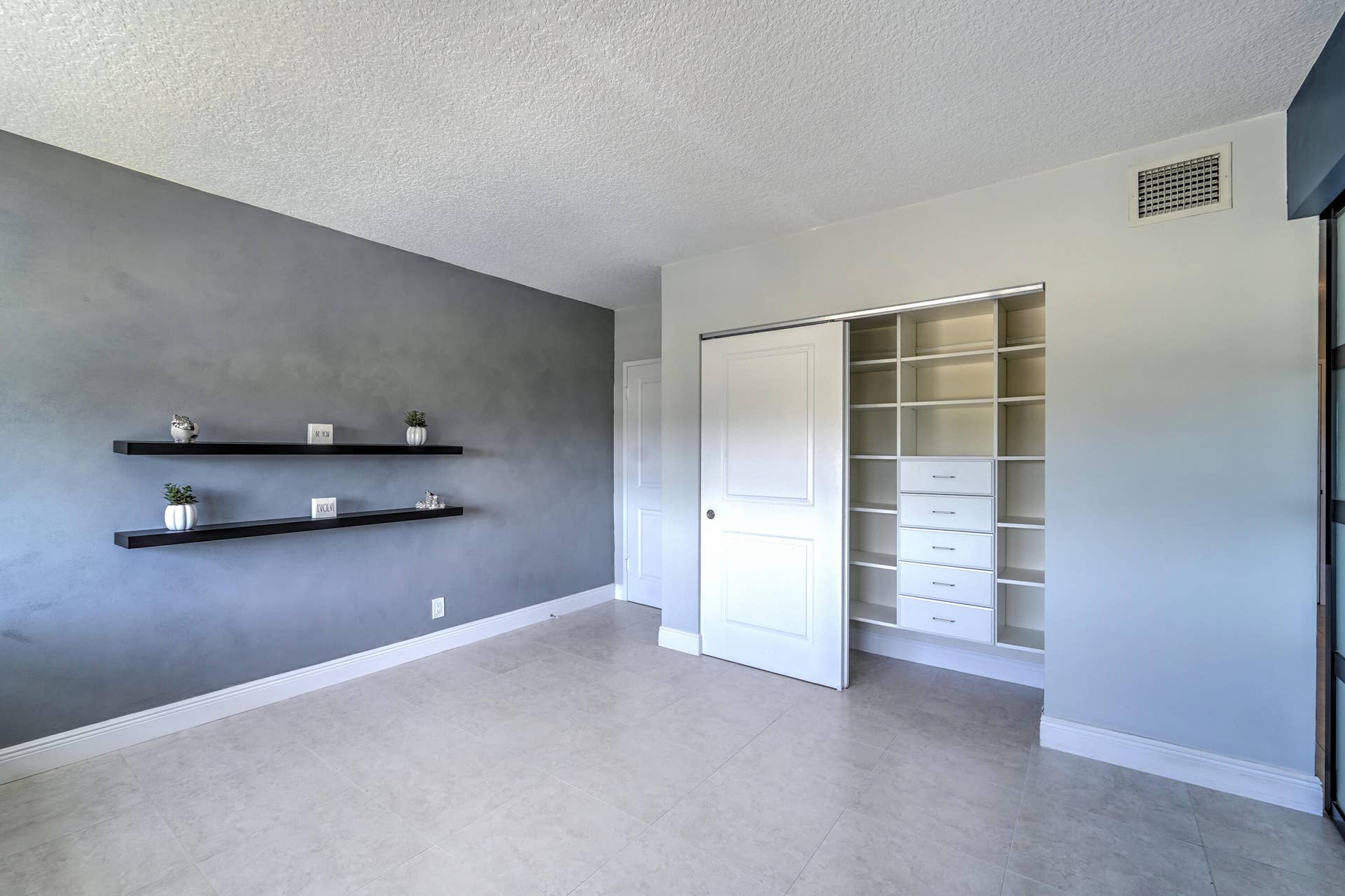 2500 E LAS OLAS Boulevard, #403, Fort Lauderdale, Fort Lauderdale, FL 33301 2500 E Las Olas Blvd Apt 403-print-017-0