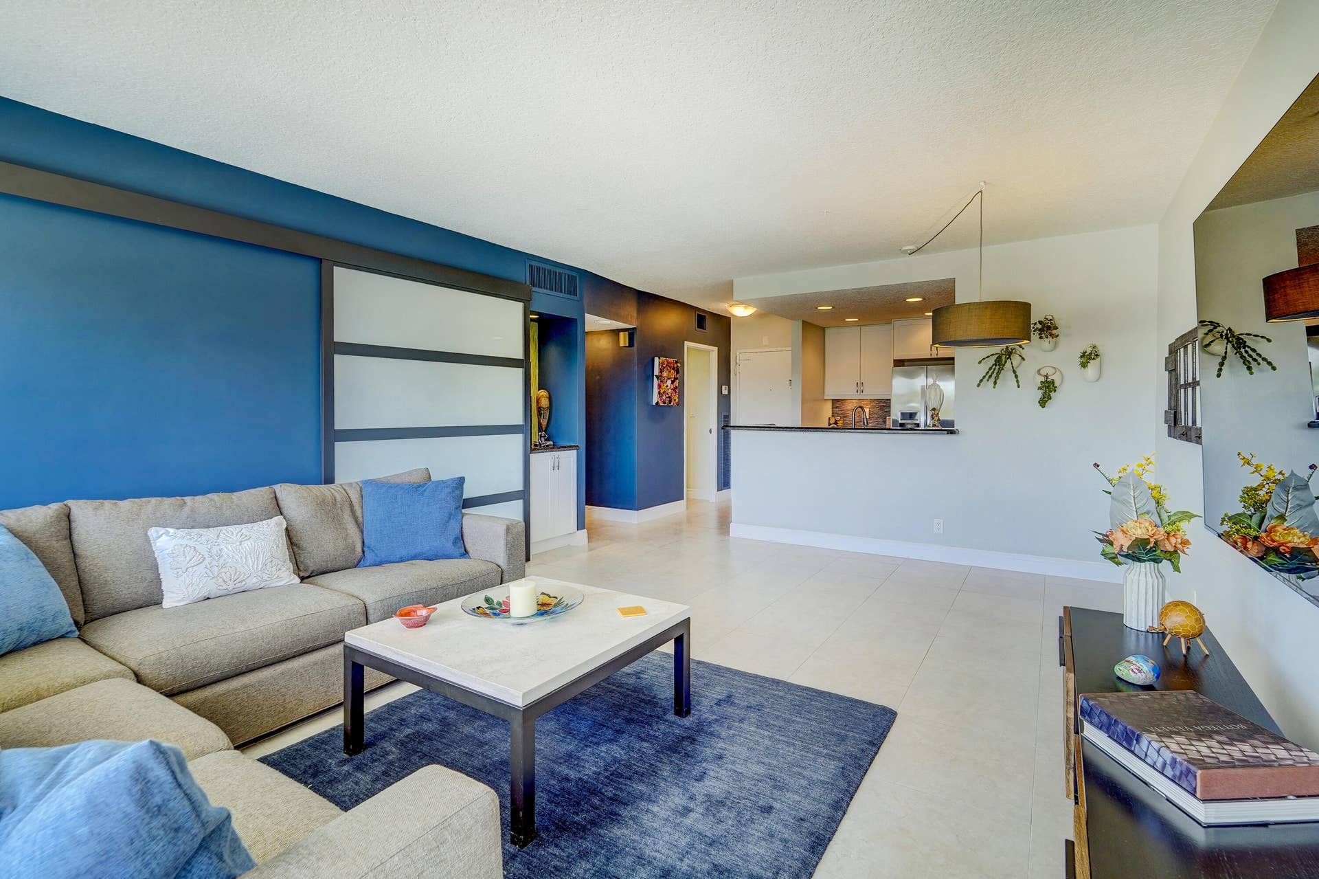 2500 E LAS OLAS Boulevard, #403, Fort Lauderdale, Fort Lauderdale, FL 33301 2500 E Las Olas Blvd Apt 403-print-006-0