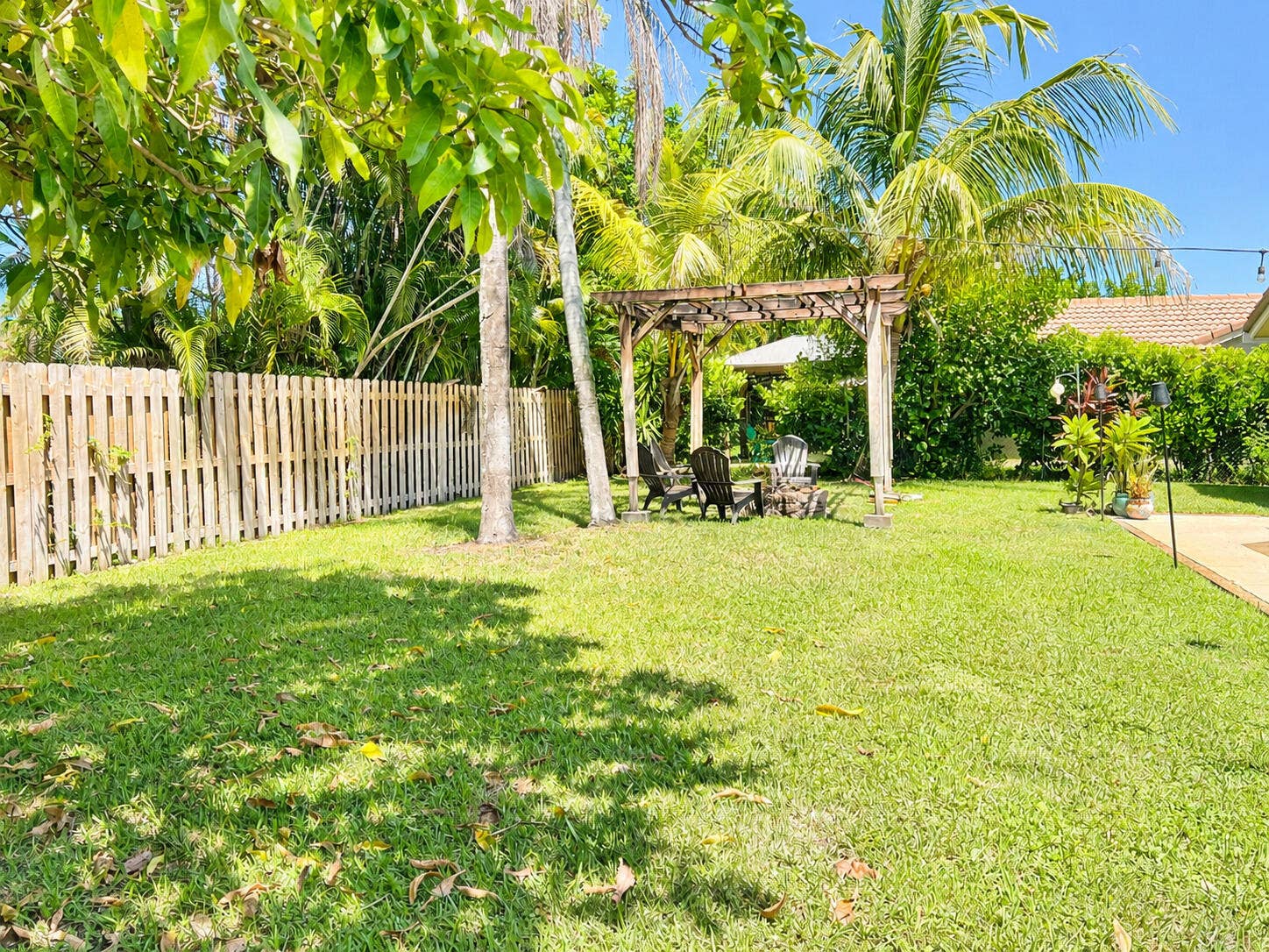 10601 NW 7TH Place, Coral Springs, FL 33071 yard