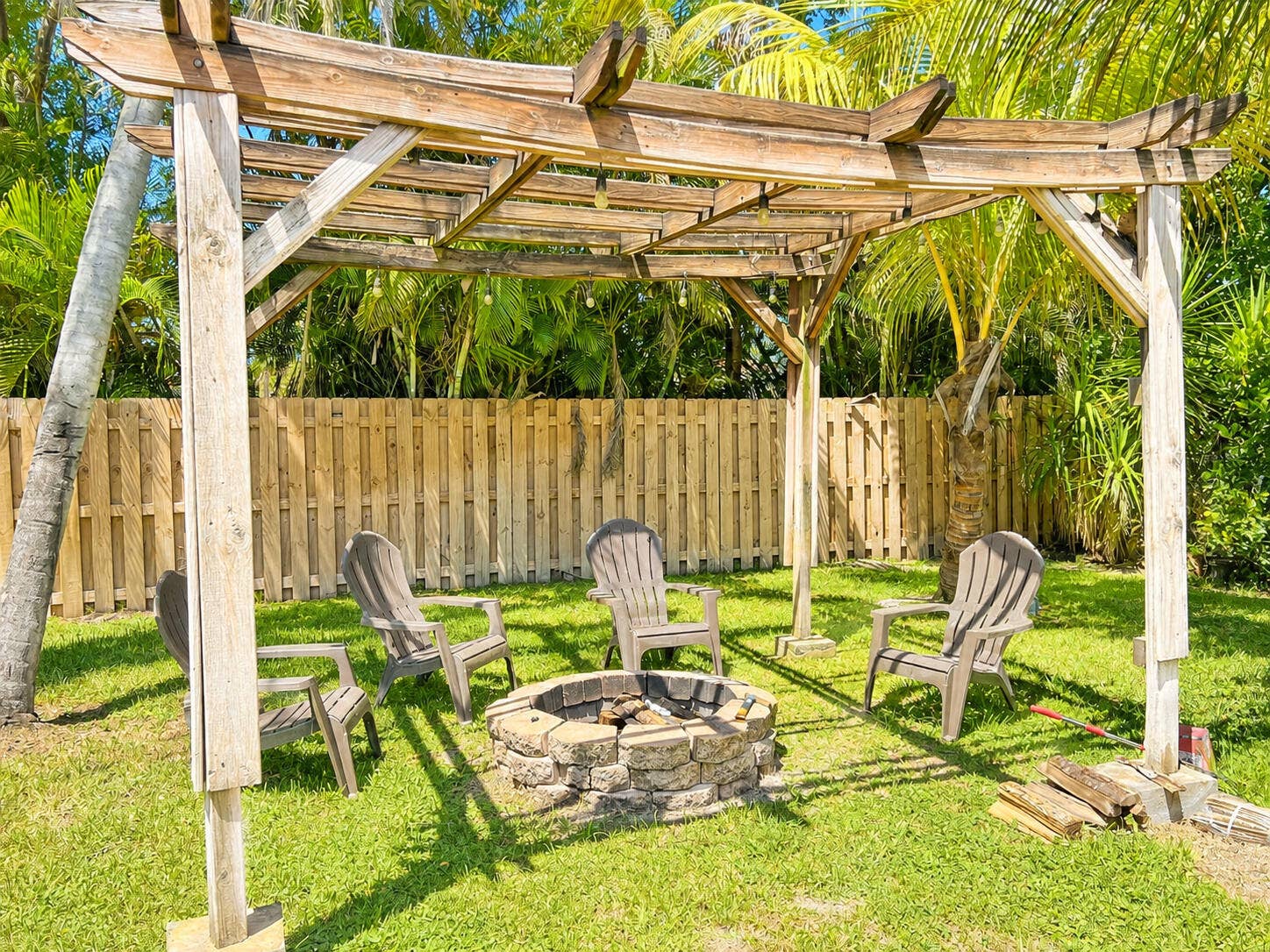 10601 NW 7TH Place, Coral Springs, FL 33071 pergola
