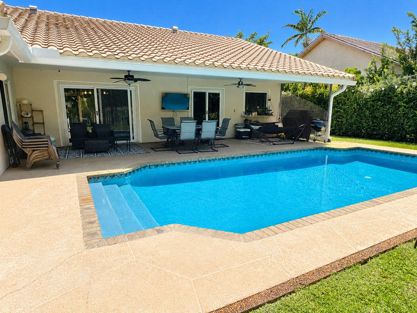 10601 NW 7TH Place, Coral Springs, FL 33071 pool / patio
