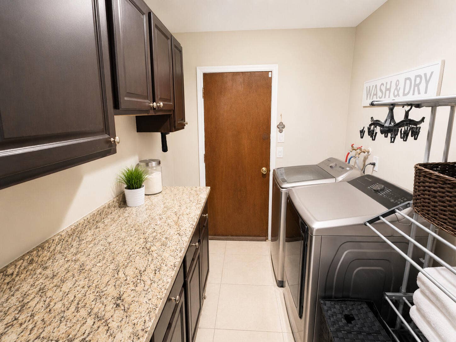 10601 NW 7TH Place, Coral Springs, FL 33071 laundry room