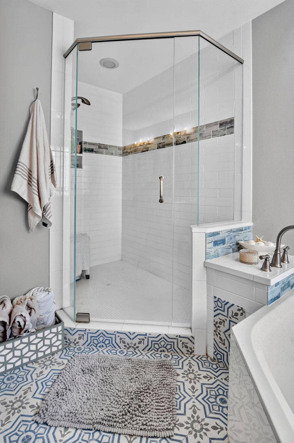 31-11241 Coral Reef Primary Shower