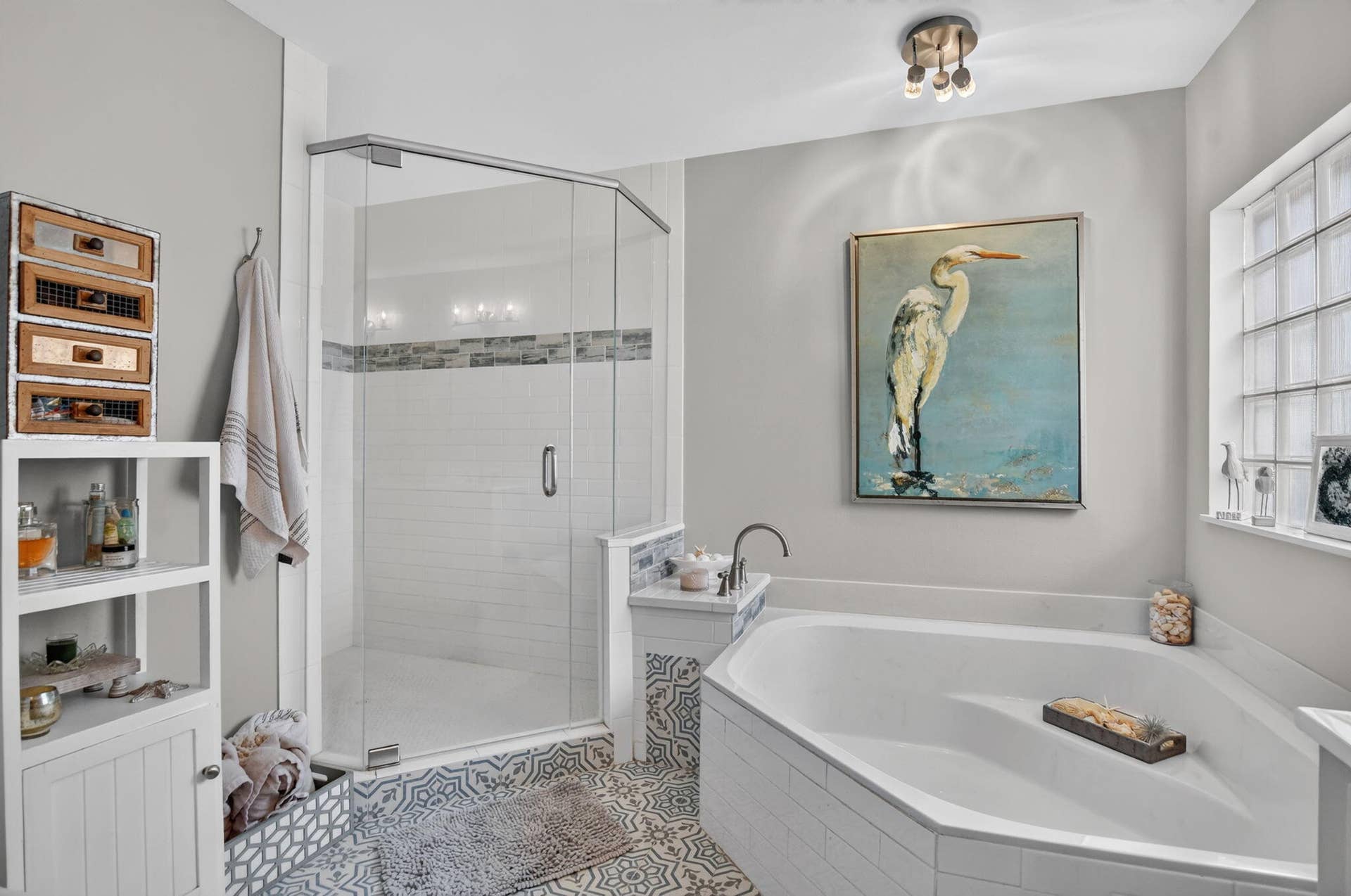 29-11241 Coral Reef Primary Bthrm