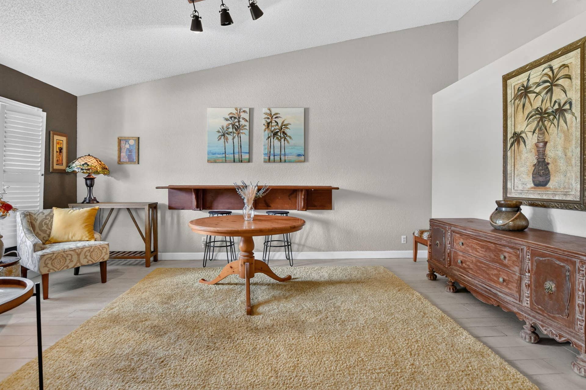 8-11241 Coral Reef Living Room