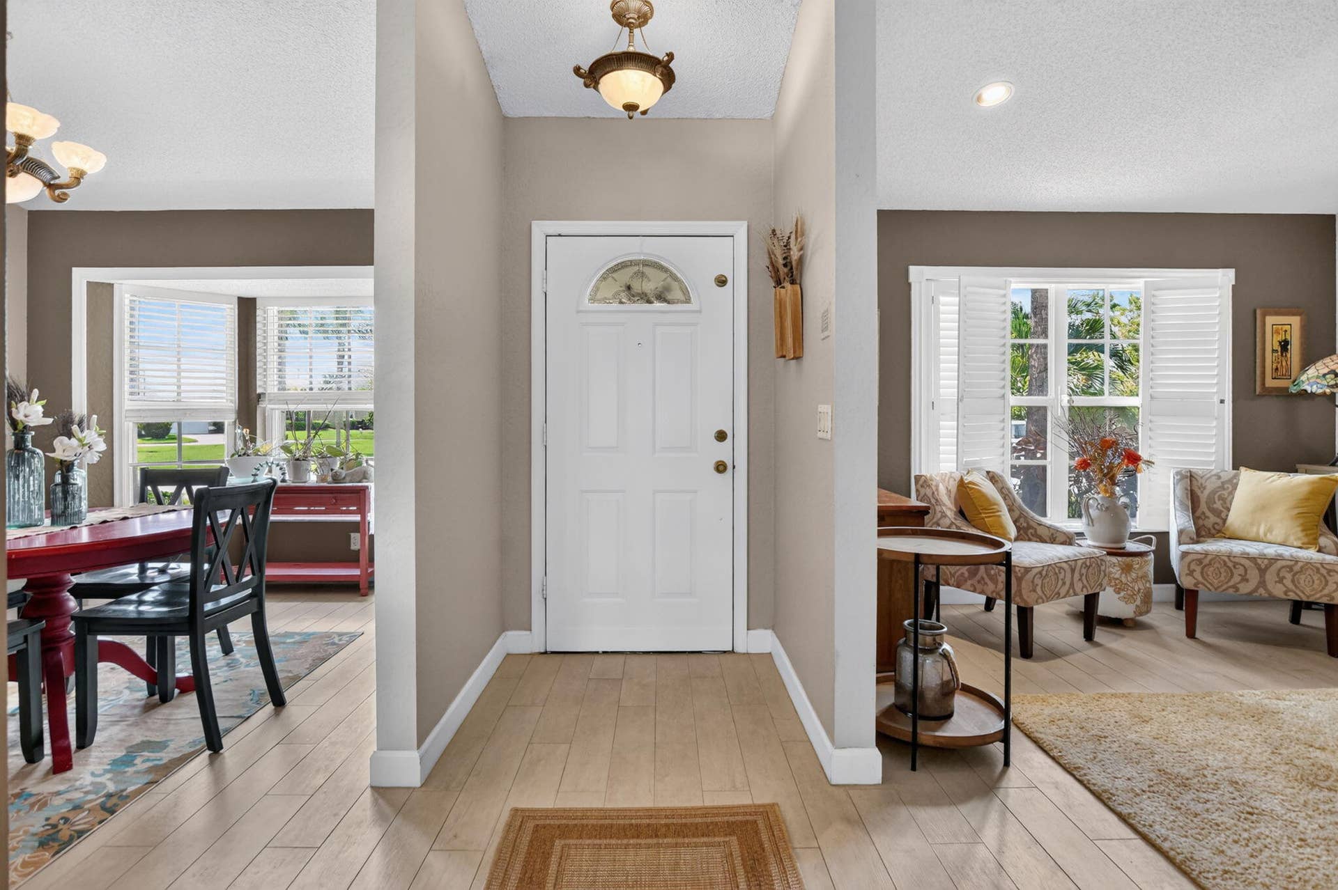 6-11241 Coral Reef View to Entry