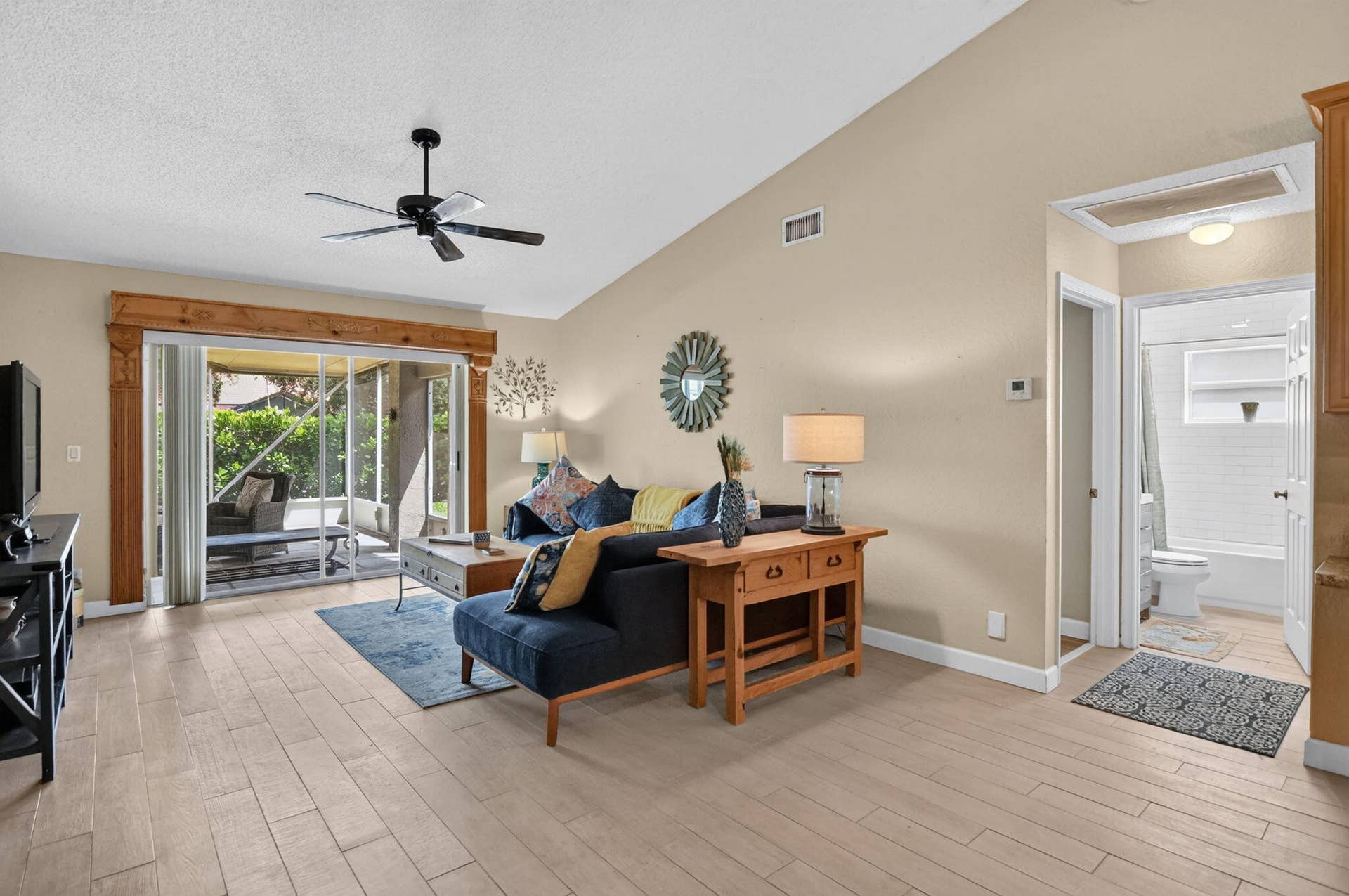 20-11241 Coral Reef Family Room