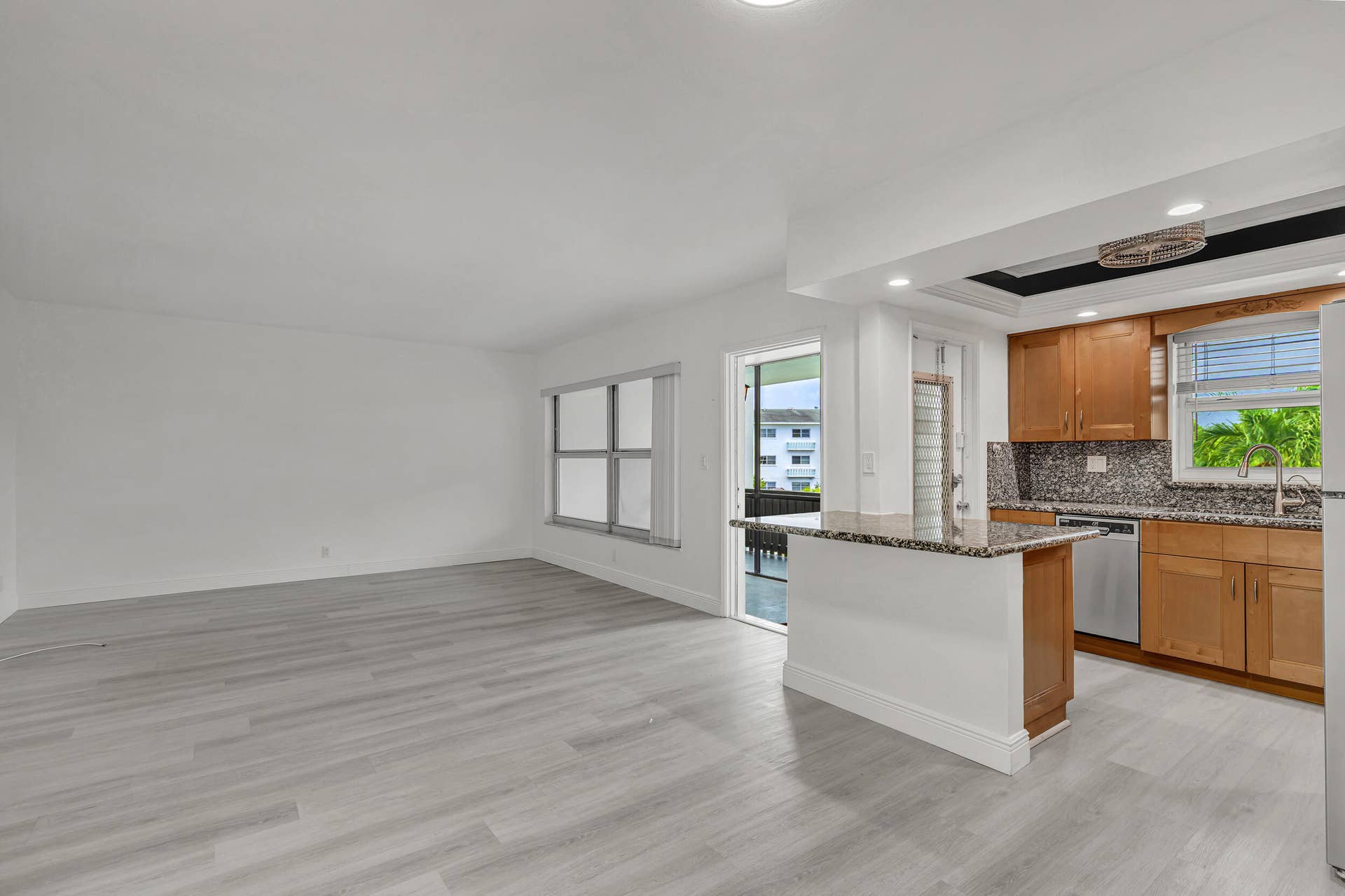 651 PINE Drive, #204, Pompano Beach, FL 33060 8_3j6a9587