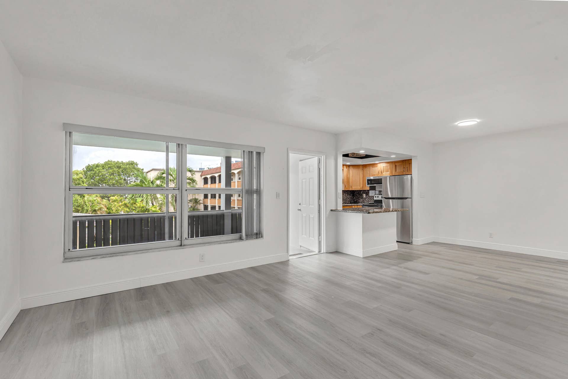 651 PINE Drive, #204, Pompano Beach, FL 33060 7_3j6a9584