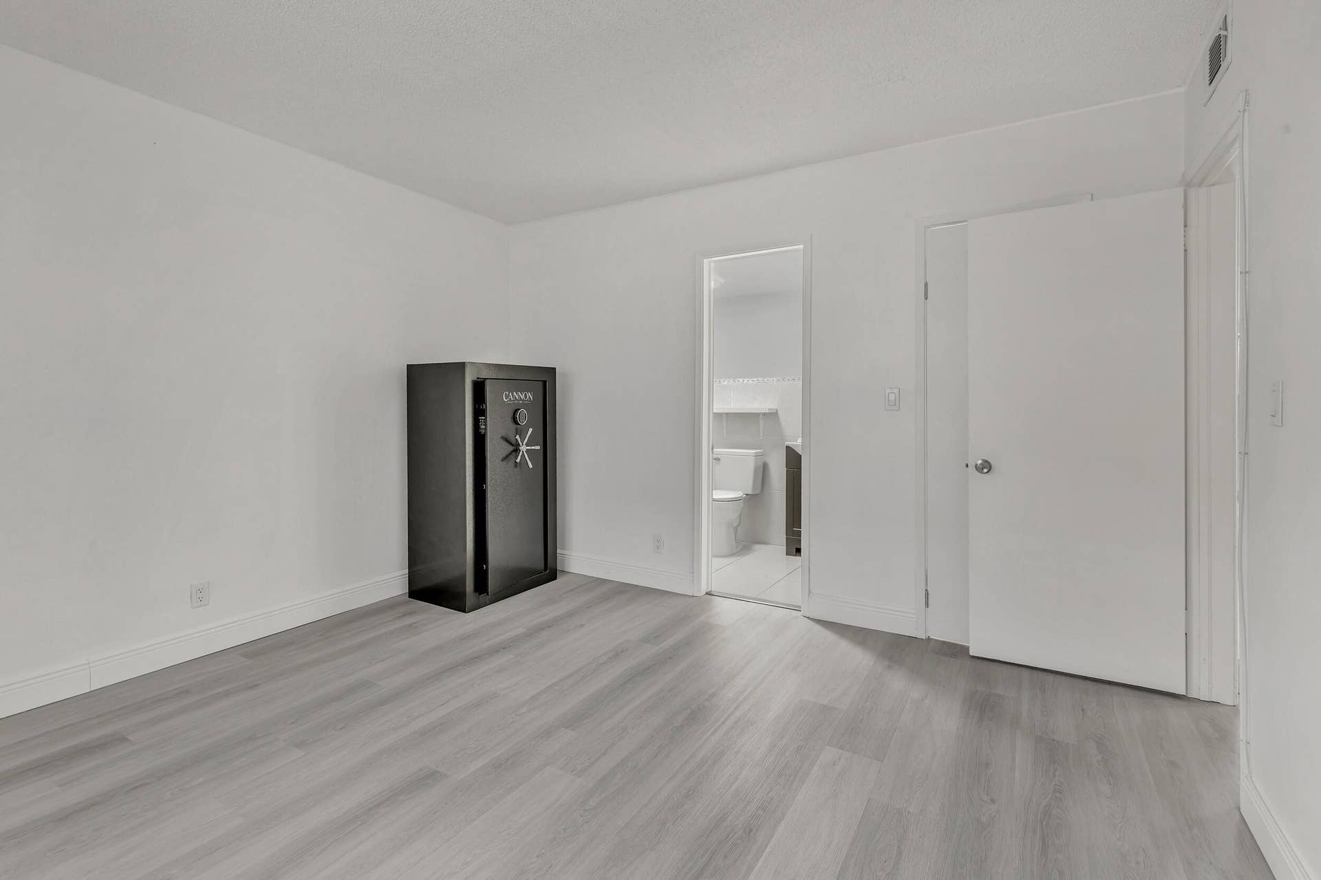 651 PINE Drive, #204, Pompano Beach, FL 33060 14_3j6a9614