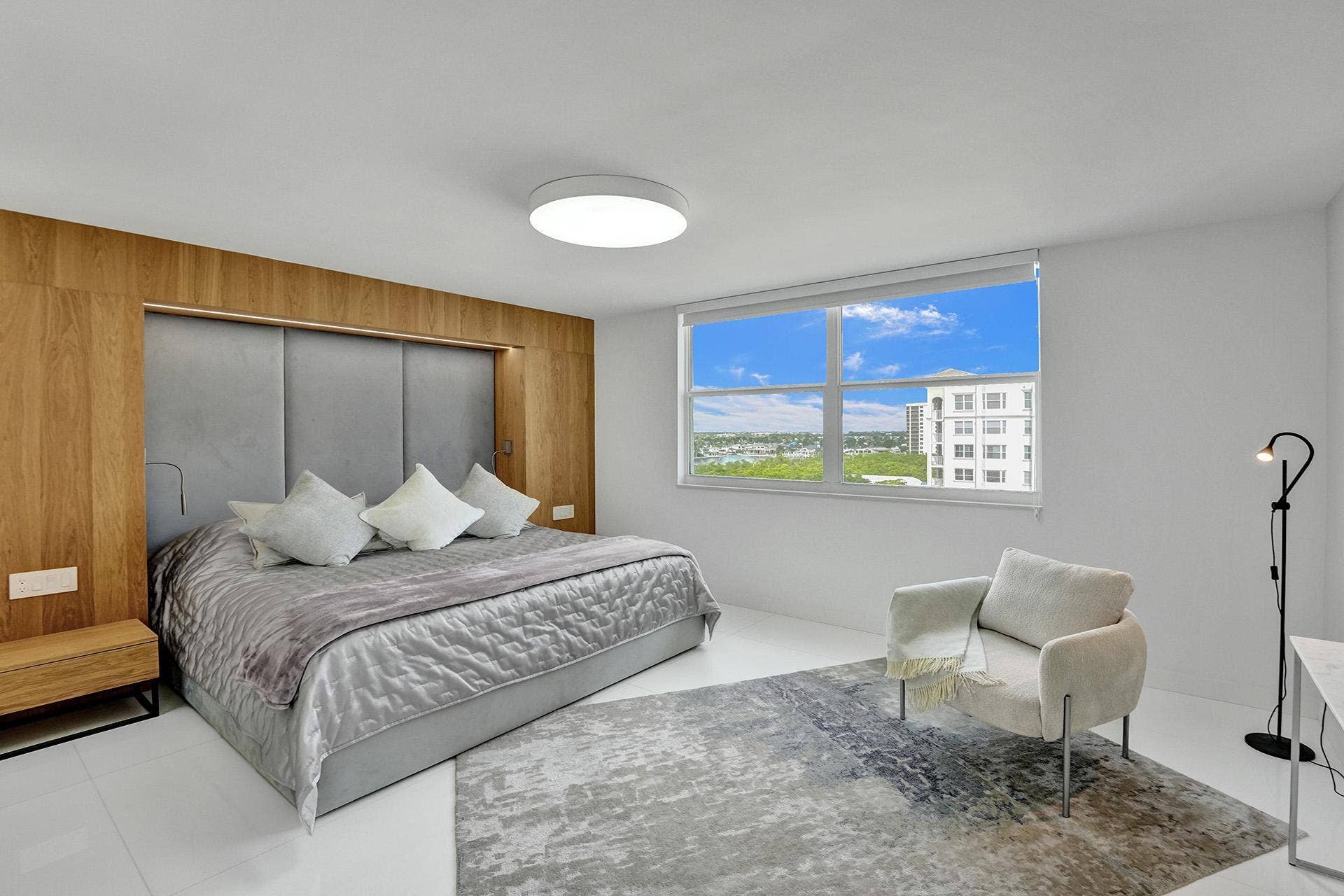 3606 S OCEAN Boulevard, #905, Highland Beach, Highland Beach, FL 33487 Queen size bed. Wall mounted flat screen TV in primary bedroom