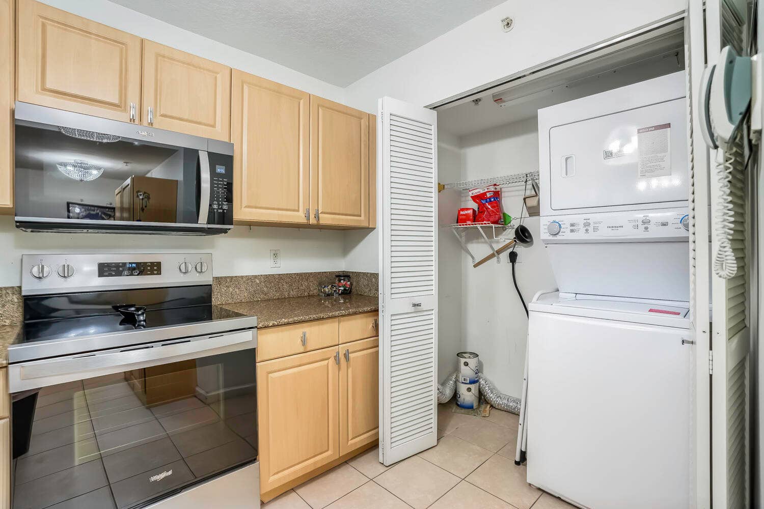 609 E SHERIDAN Street, #208, Dania Beach, FL 33004 DSC02417