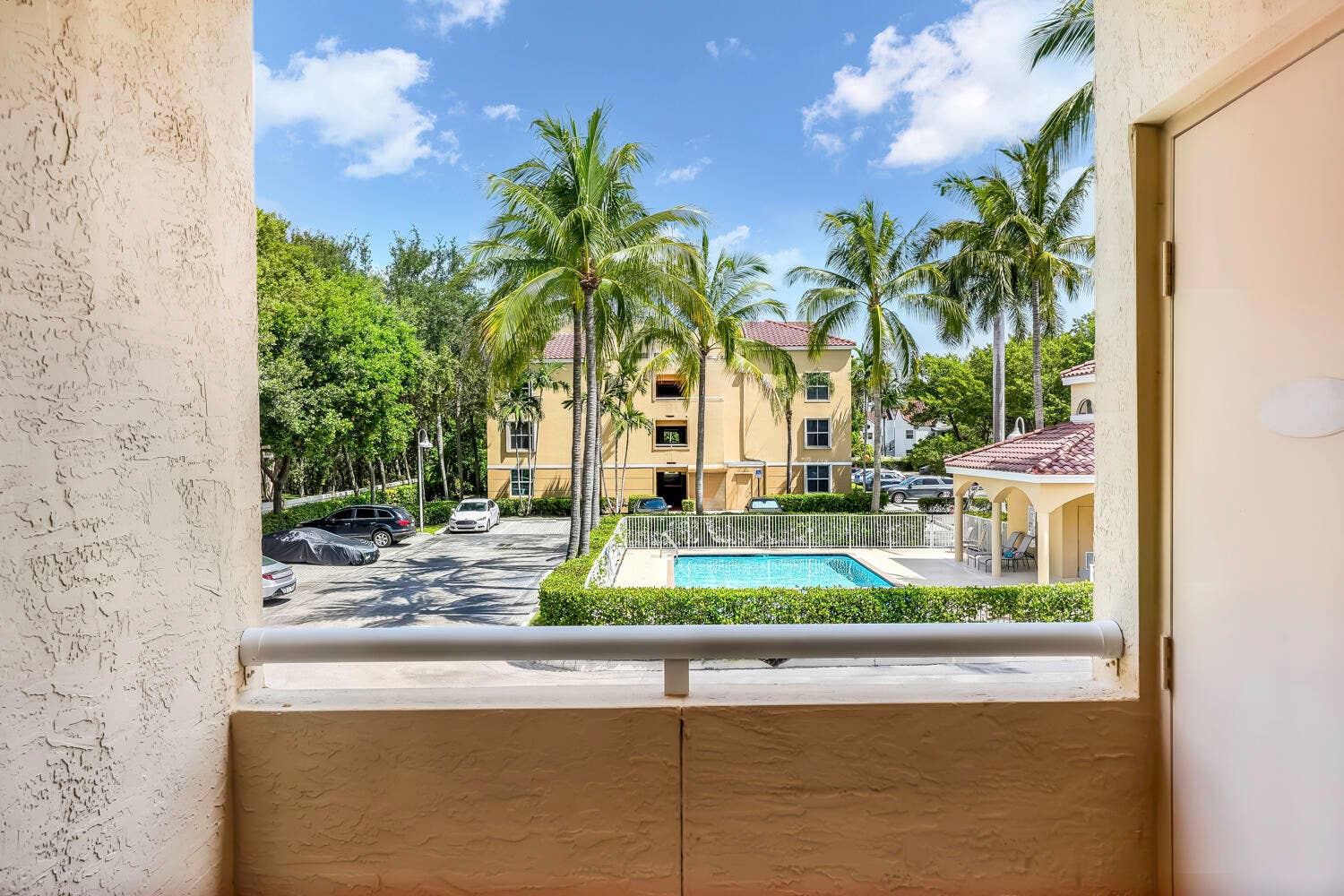 609 E SHERIDAN Street, #208, Dania Beach, FL 33004 DSC02489_V2