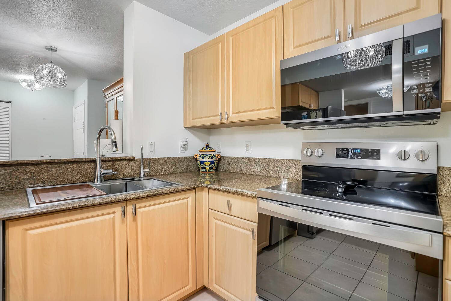 609 E SHERIDAN Street, #208, Dania Beach, FL 33004 DSC02429