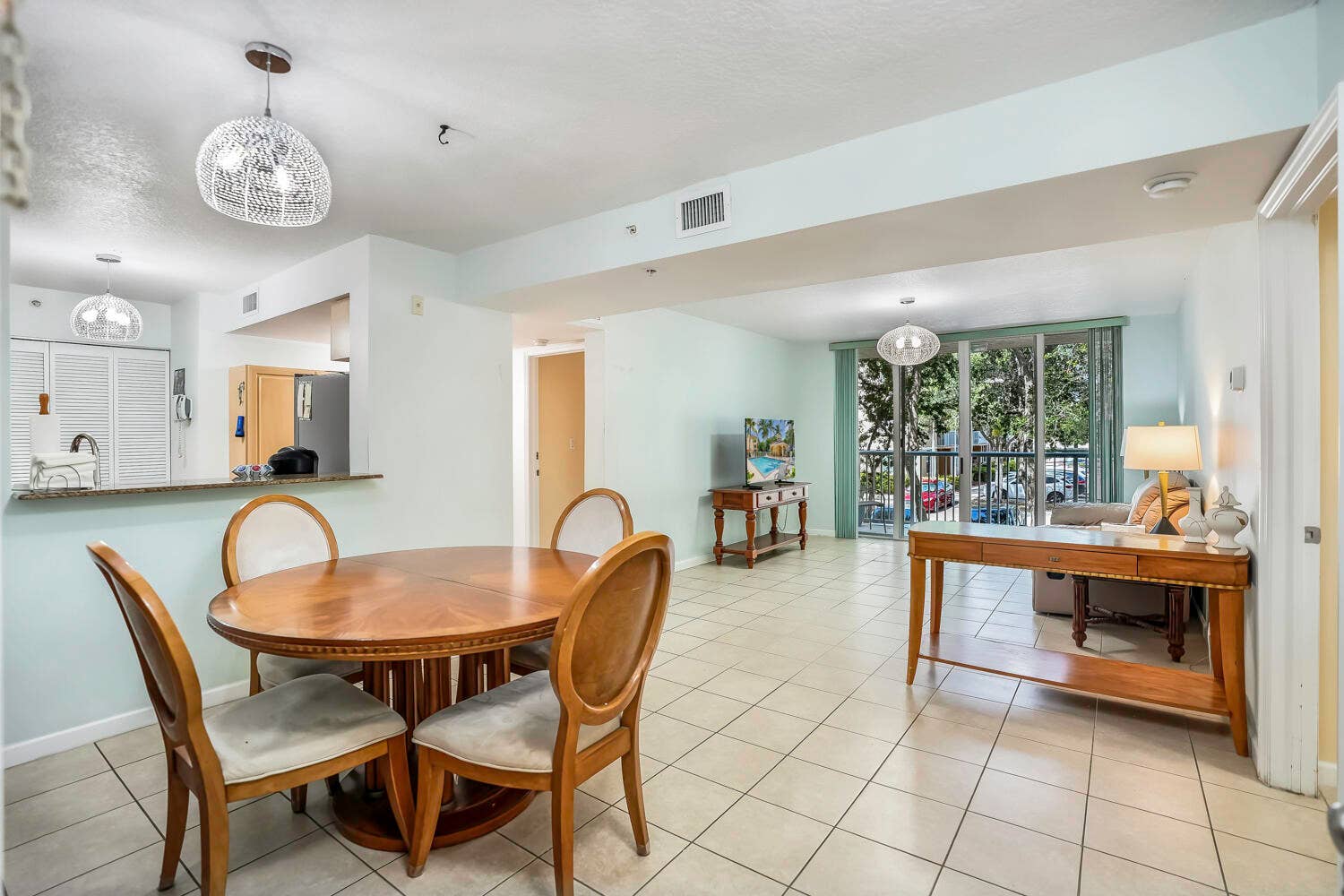 609 E SHERIDAN Street, #208, Dania Beach, FL 33004 DSC02459