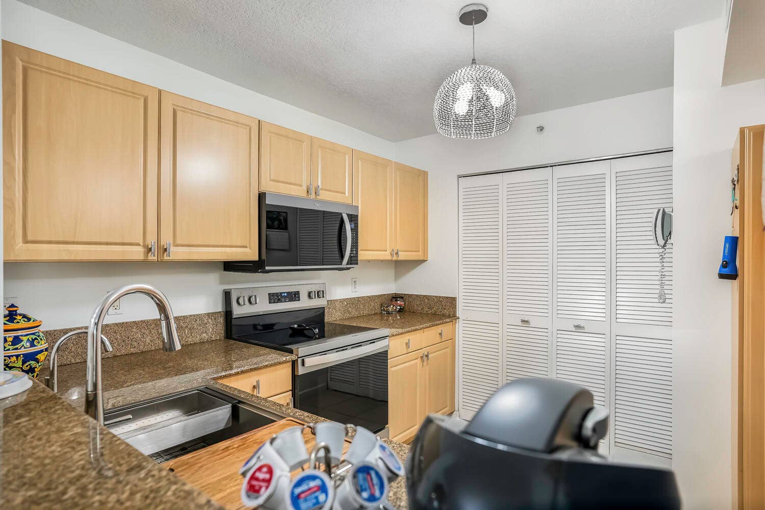 609 E SHERIDAN Street, #208, Dania Beach, FL 33004 DSC02420