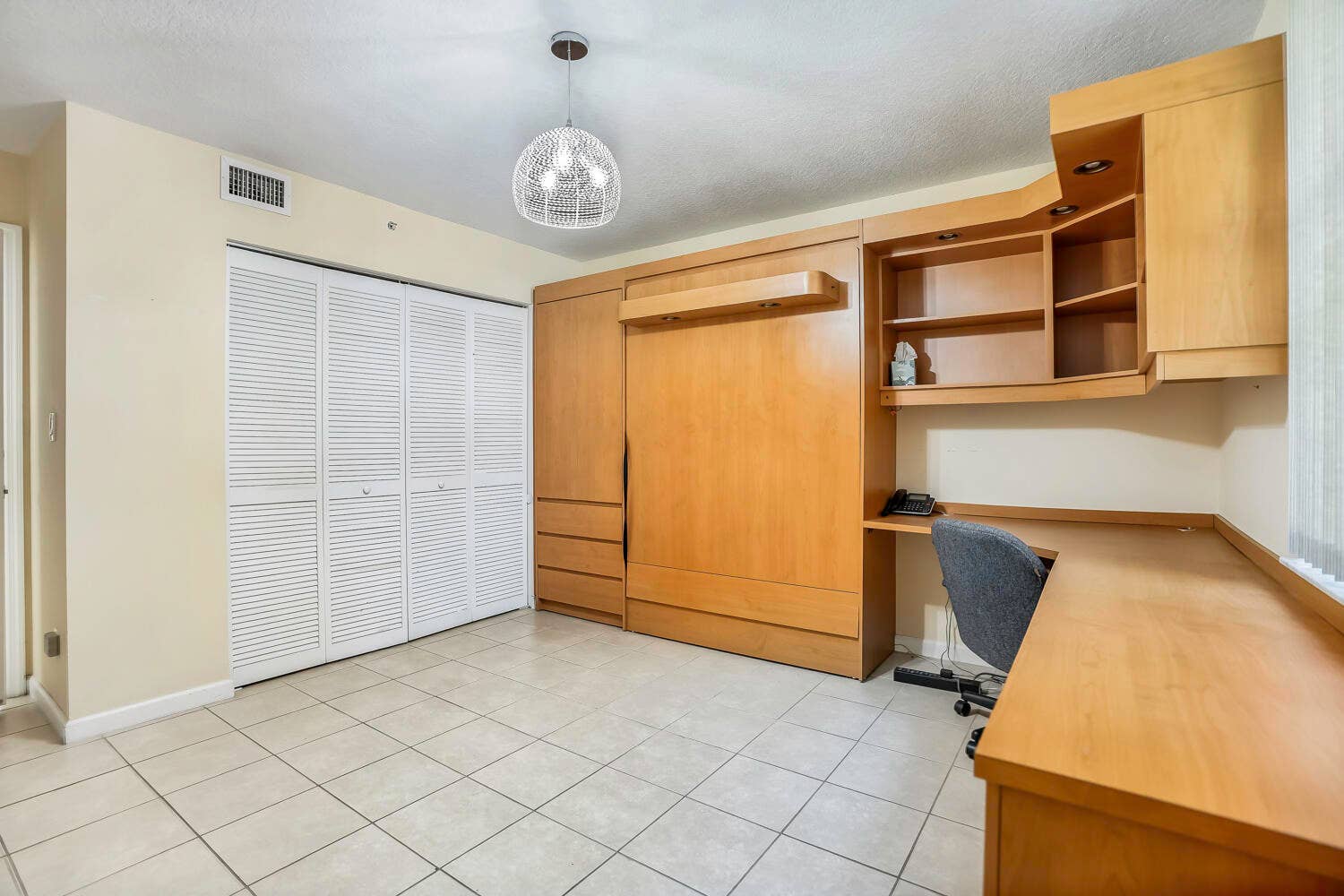 609 E SHERIDAN Street, #208, Dania Beach, FL 33004 DSC02411
