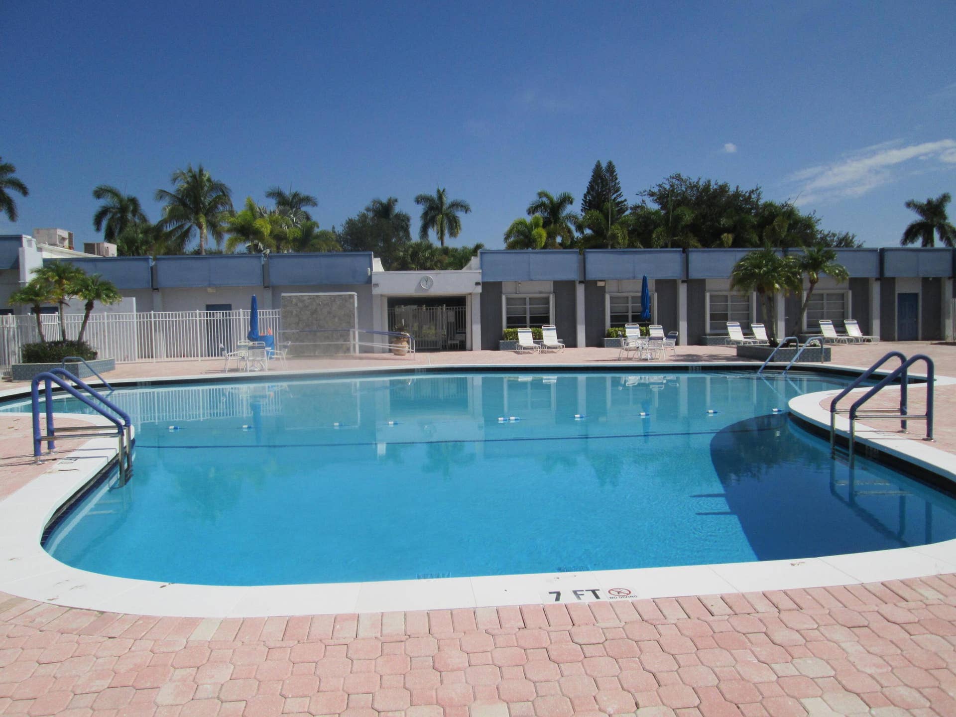 2611 W BARKLEY Drive W, #E, West Palm Beach, FL 33415 IMG_4972