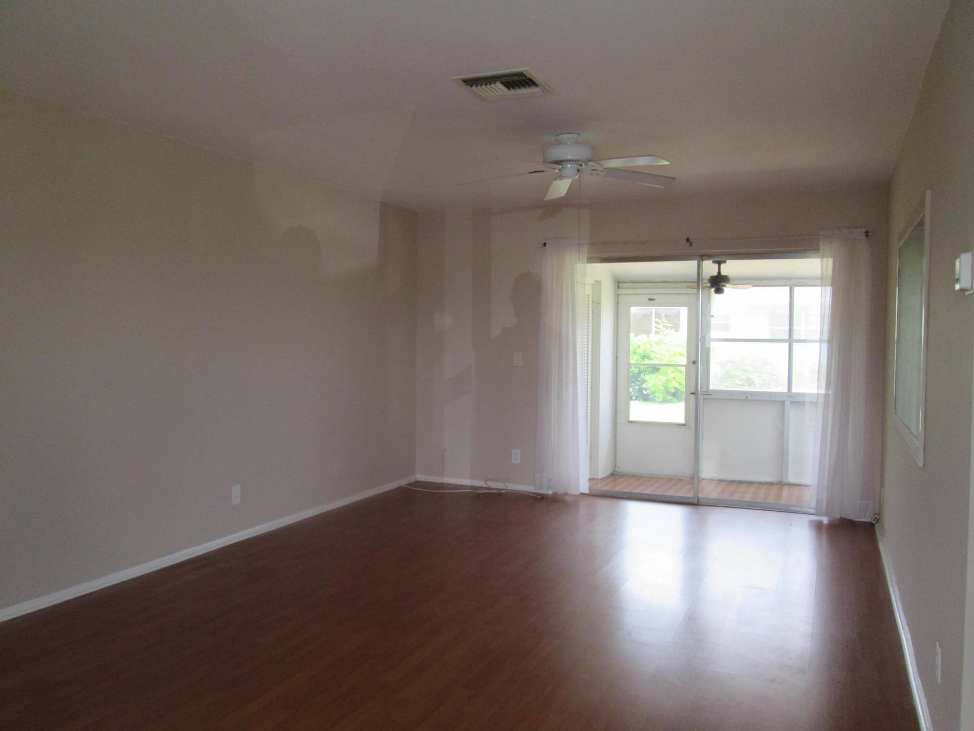 2611 W BARKLEY Drive W, #E, West Palm Beach, FL 33415 IMG_4977