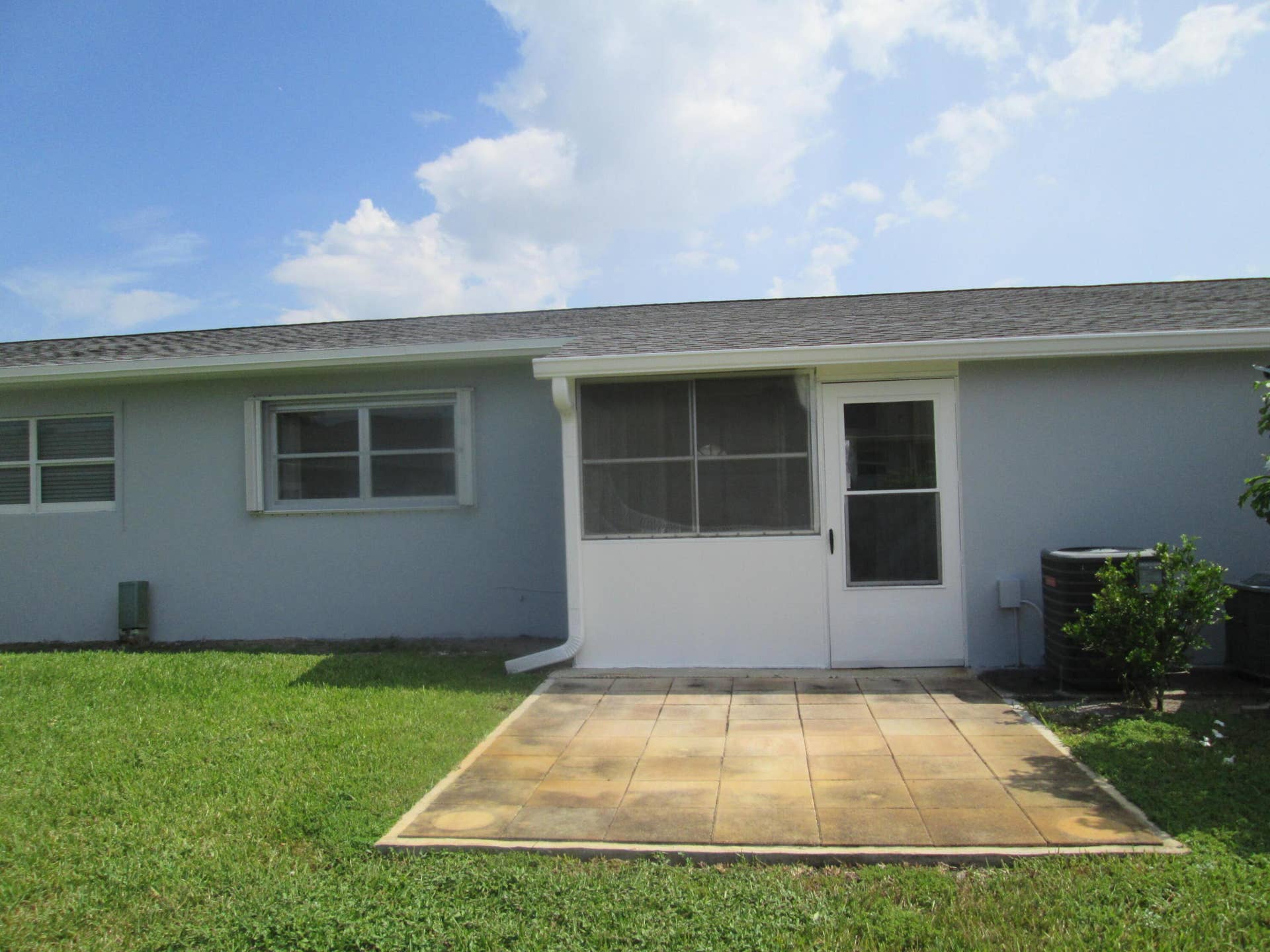 2611 W BARKLEY Drive W, #E, West Palm Beach, FL 33415 IMG_4948
