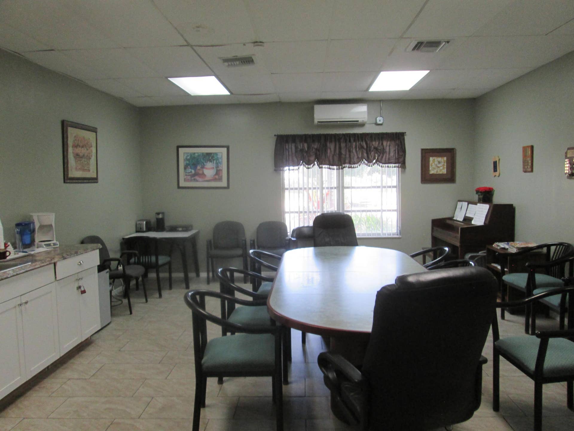 2611 W BARKLEY Drive W, #E, West Palm Beach, FL 33415 IMG_4959