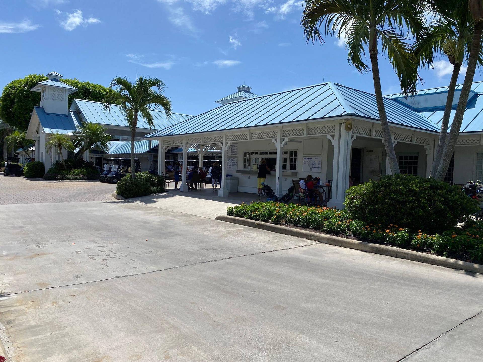 663 DEER CREEK HOLLOWS Circle, Deerfield Beach, FL 33442 Snack Grille.