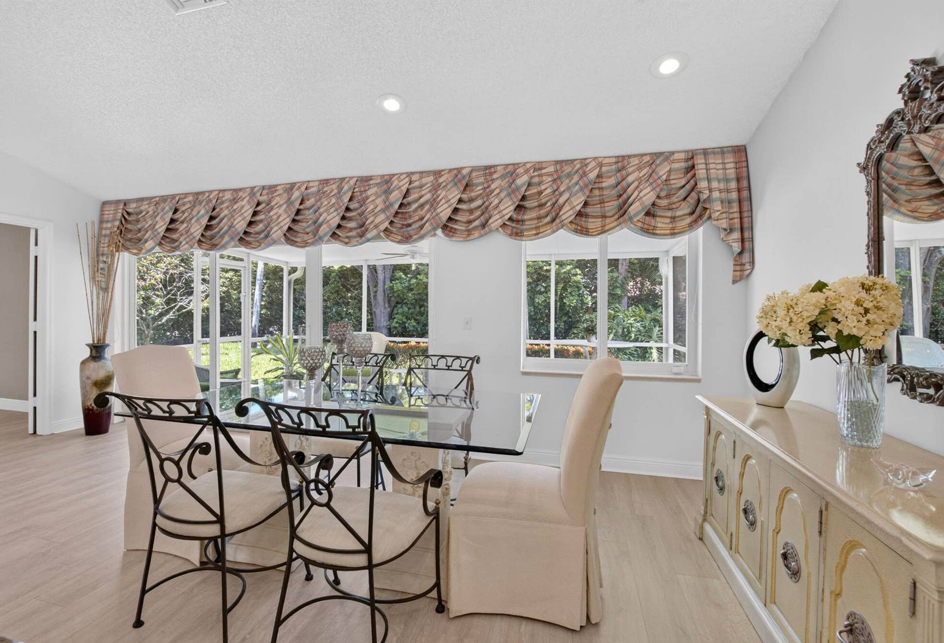13275 ROYALE SABAL Court, Delray Beach, FL 33484 Dining