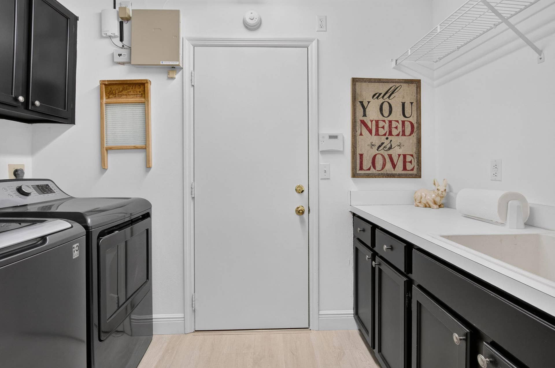 13275 ROYALE SABAL Court, Delray Beach, FL 33484 Laundry w/sink