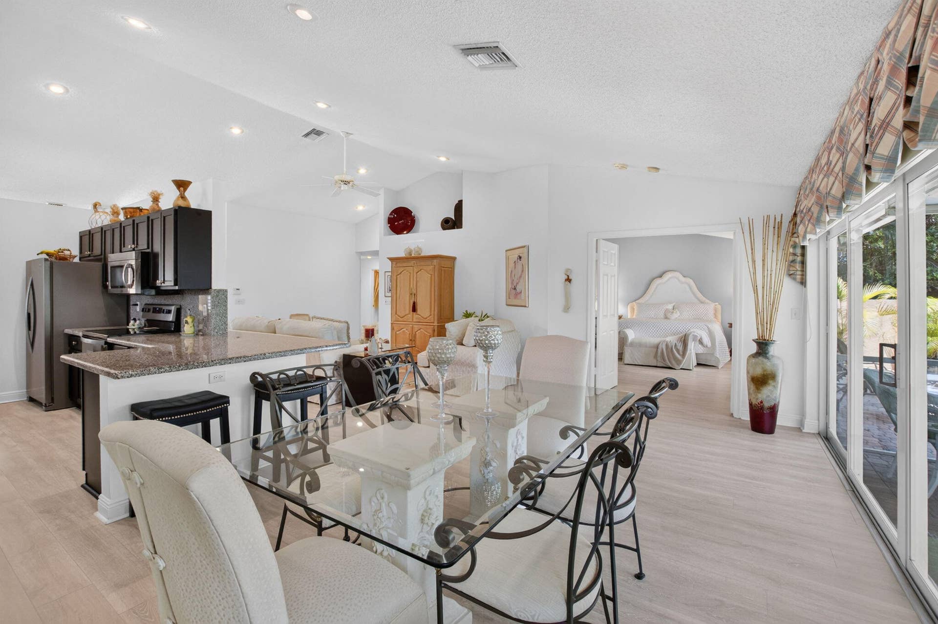 13275 ROYALE SABAL Court, Delray Beach, FL 33484 Dining - Open to Kitchen