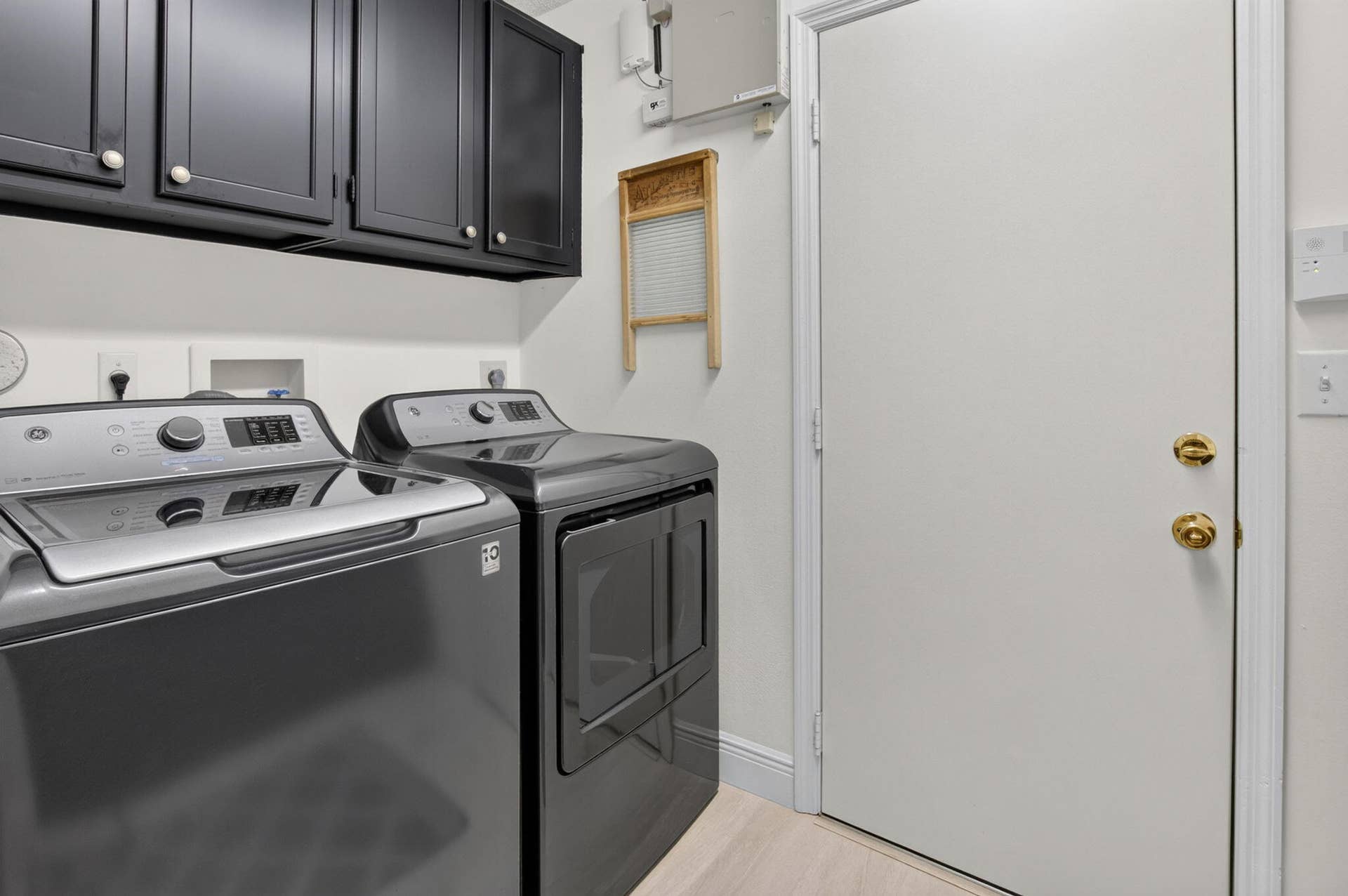 13275 ROYALE SABAL Court, Delray Beach, FL 33484 Laundry