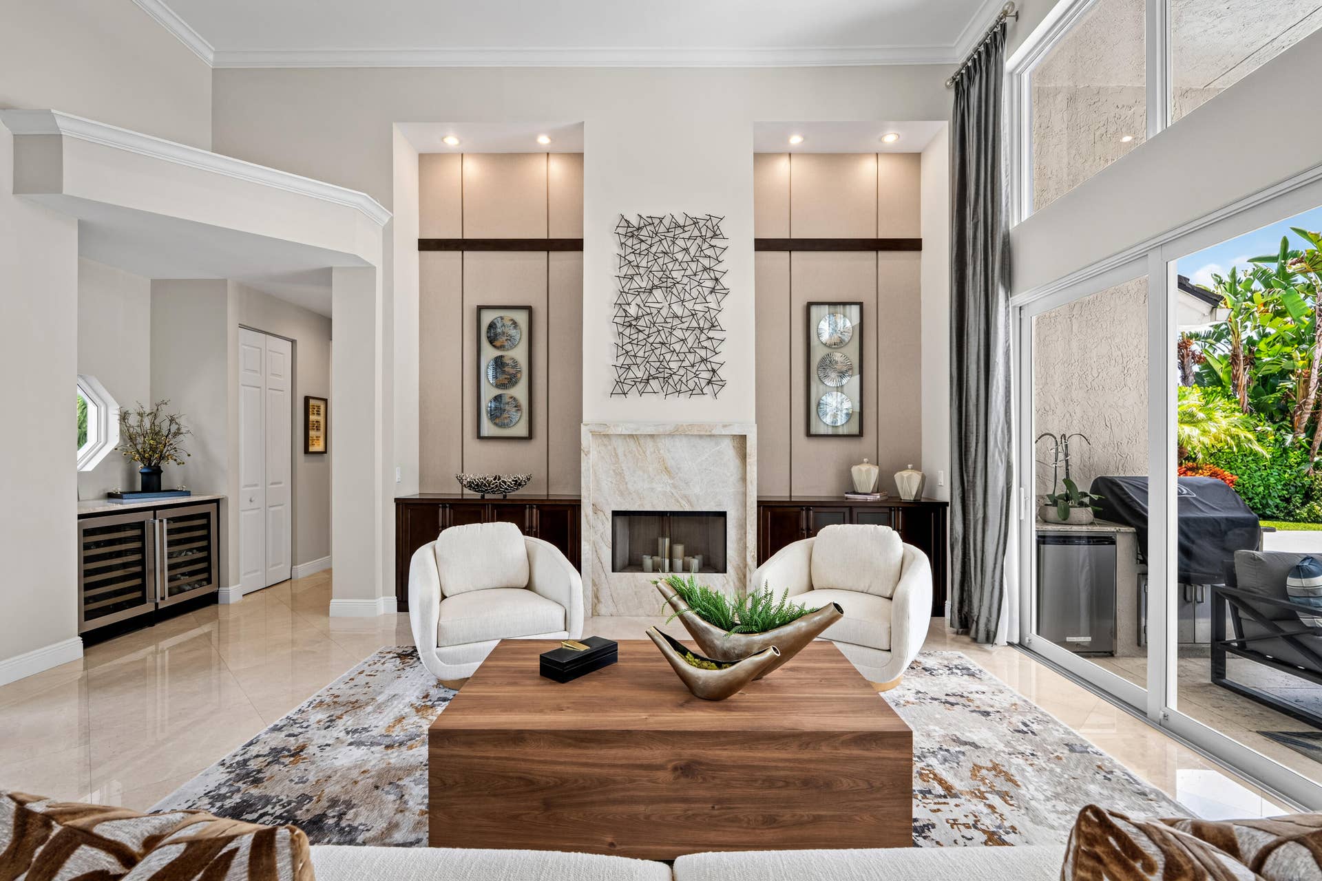 LIVING_ROOM_STRAIGHT_LEFT