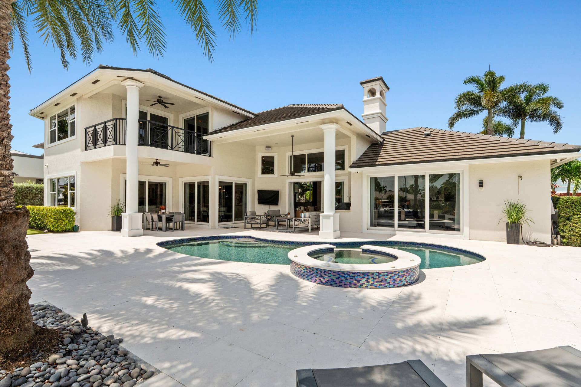 POOL_TO_REAR_LEFT