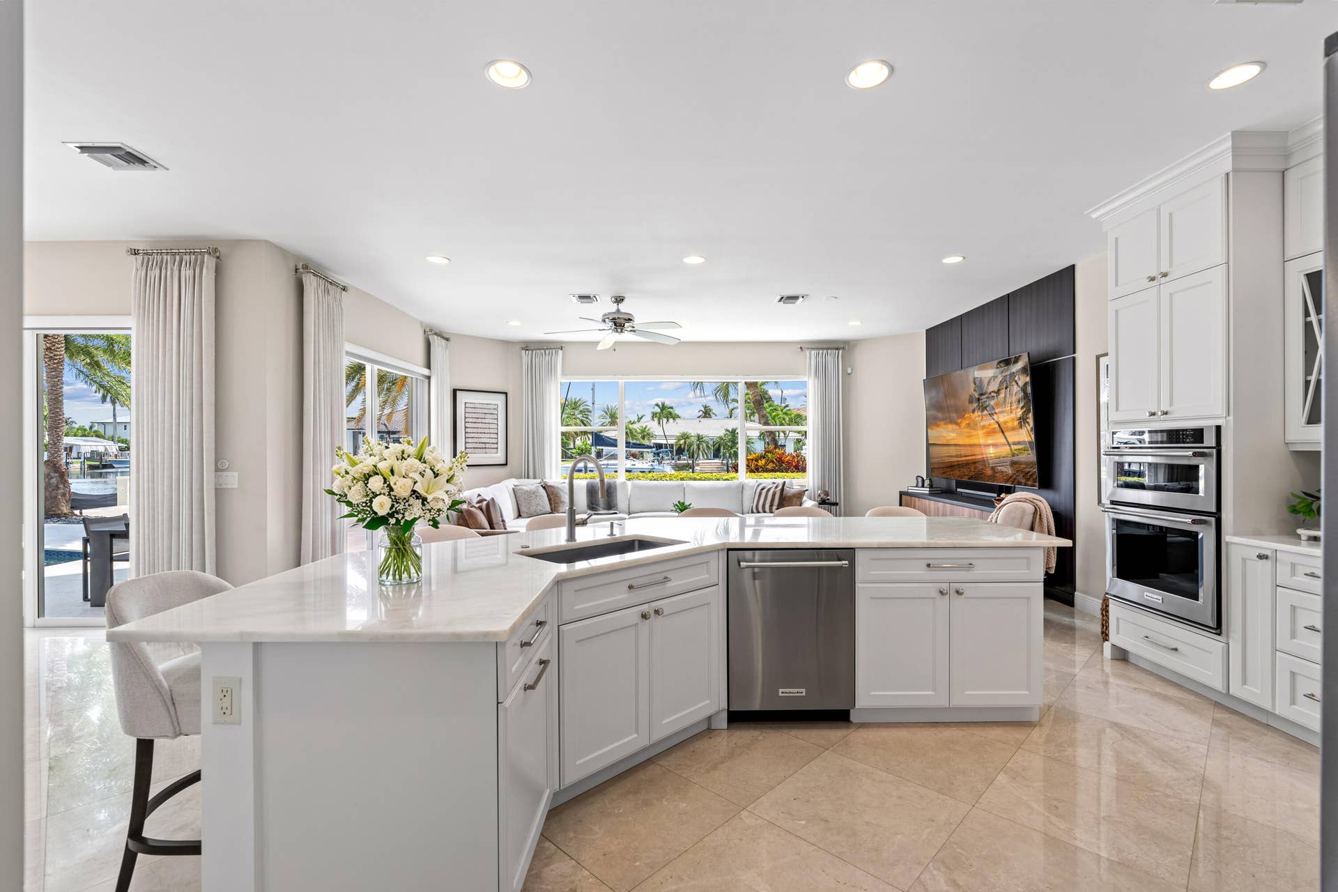 KITCHEN_TO_FAMILY_ROOM