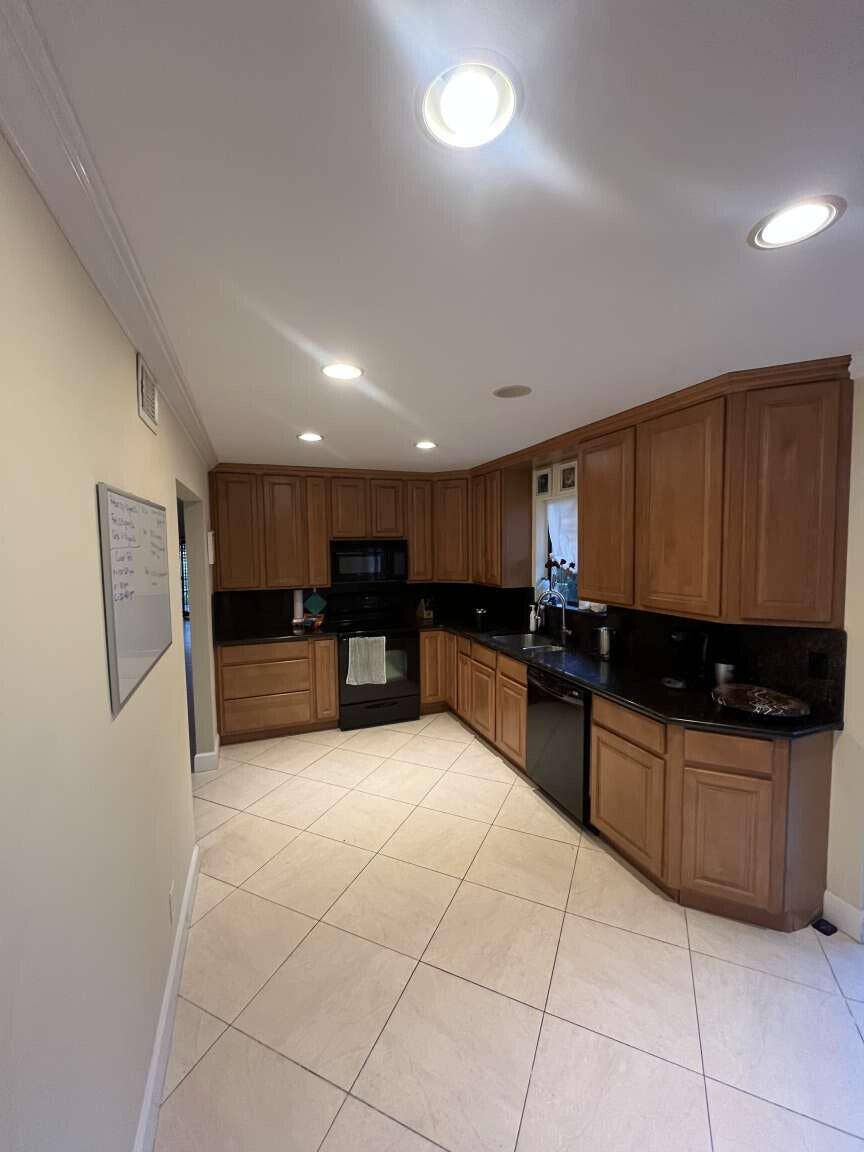 16233 Laurel Drive, #17, Weston, FL 33326 Duco.7