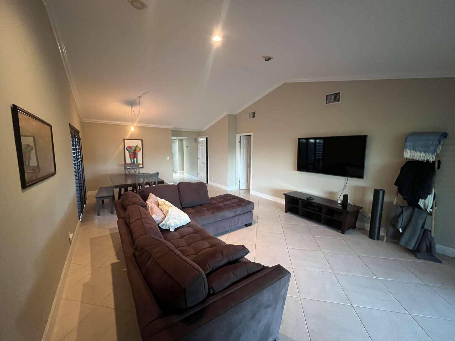 16233 Laurel Drive, #17, Weston, FL 33326 Duco.3