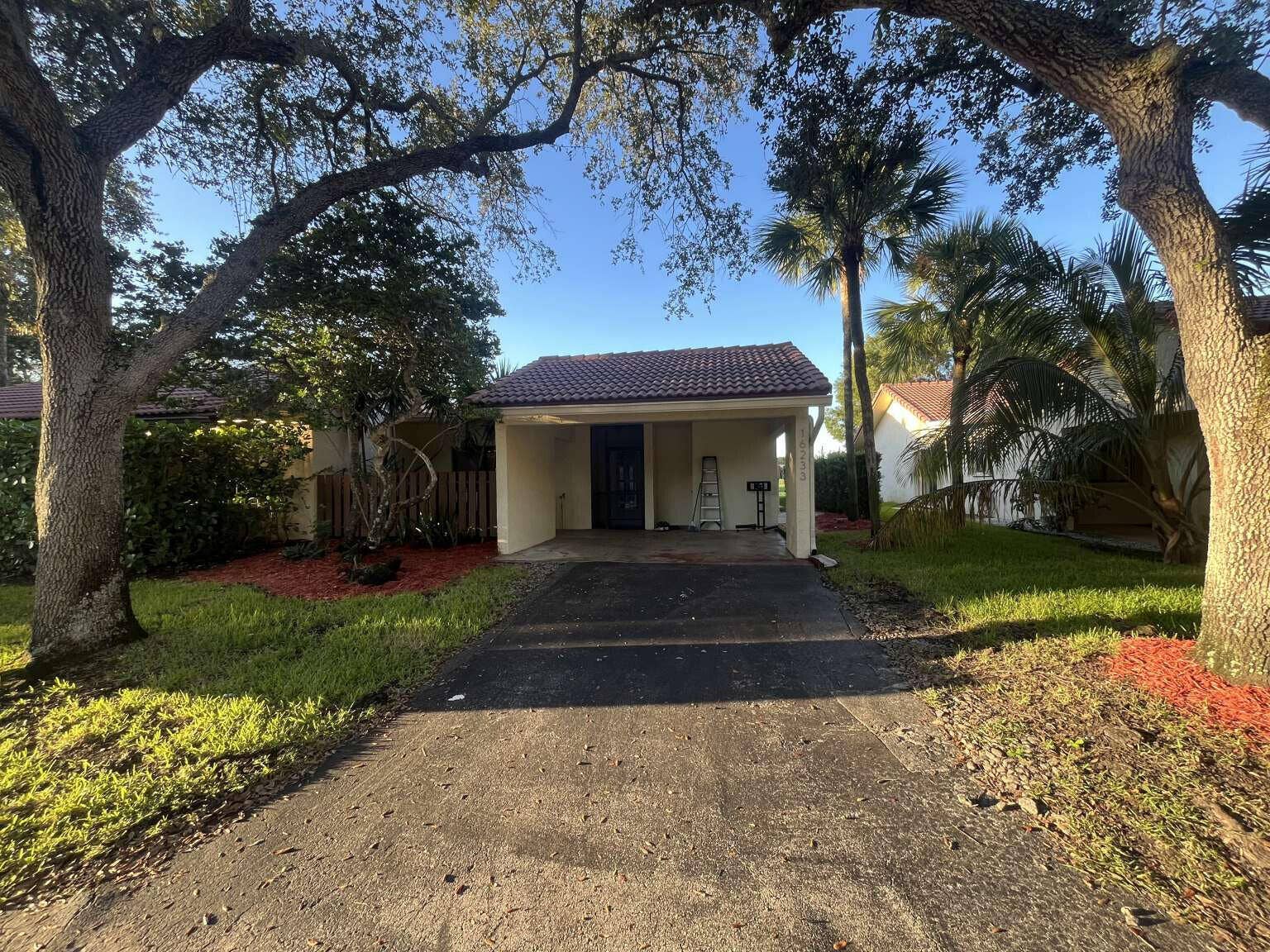 16233 Laurel Drive, #17, Weston, FL 33326 Duco.1