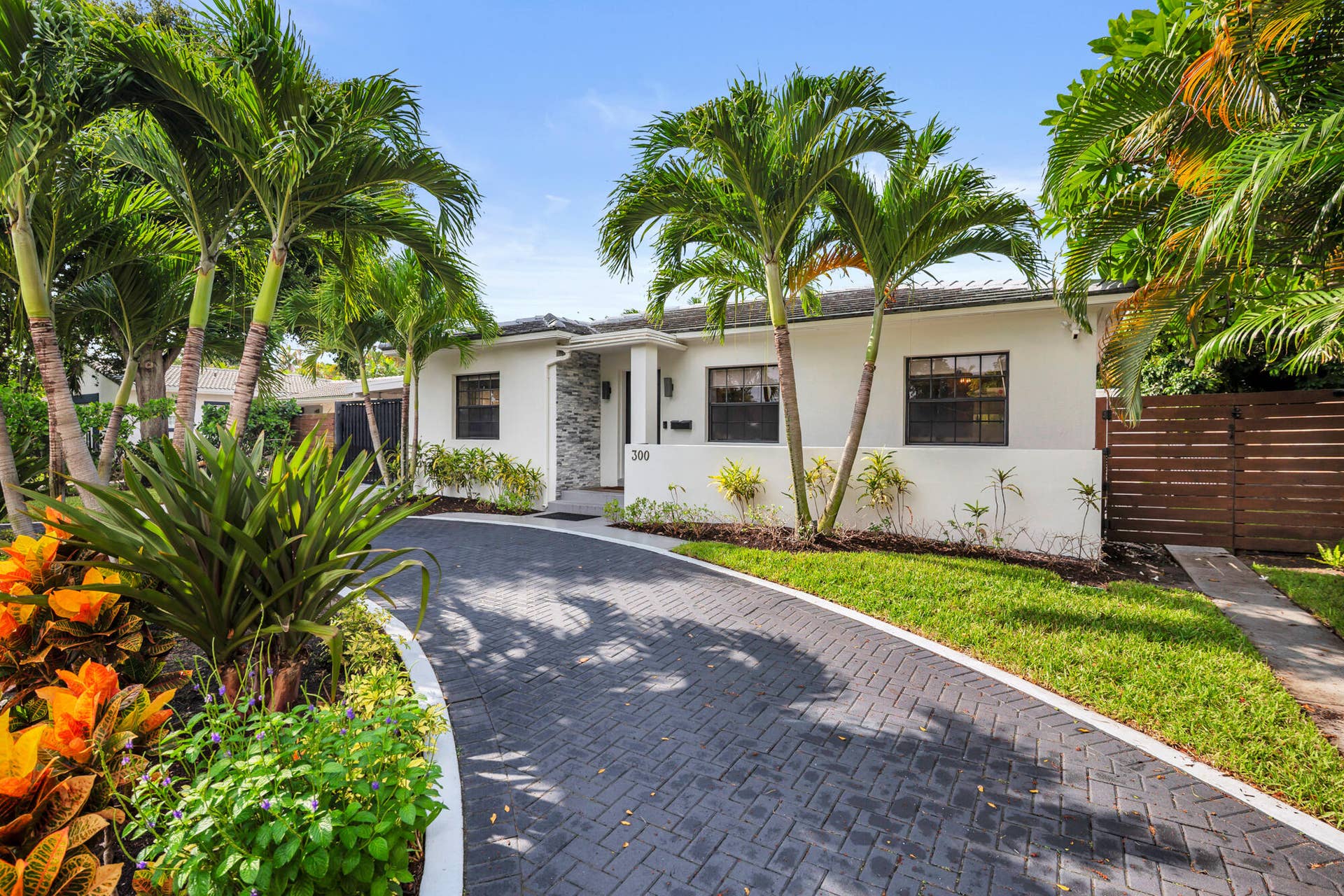 300 35th Street, West Palm Beach, FL 33407 low-1