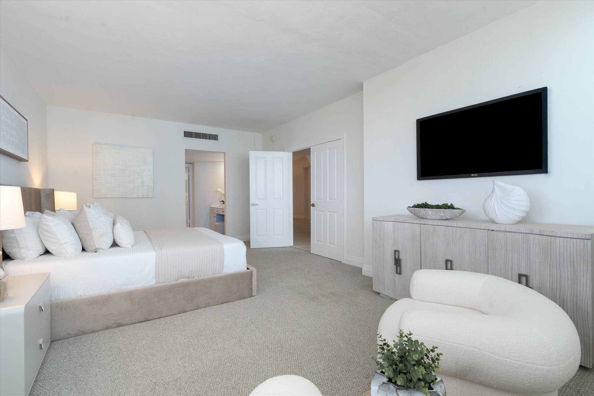 333 SUNSET Drive, #502, Fort Lauderdale, FL 33301 16-333 Sunset Drive Unit 502 Ft. Lauderd