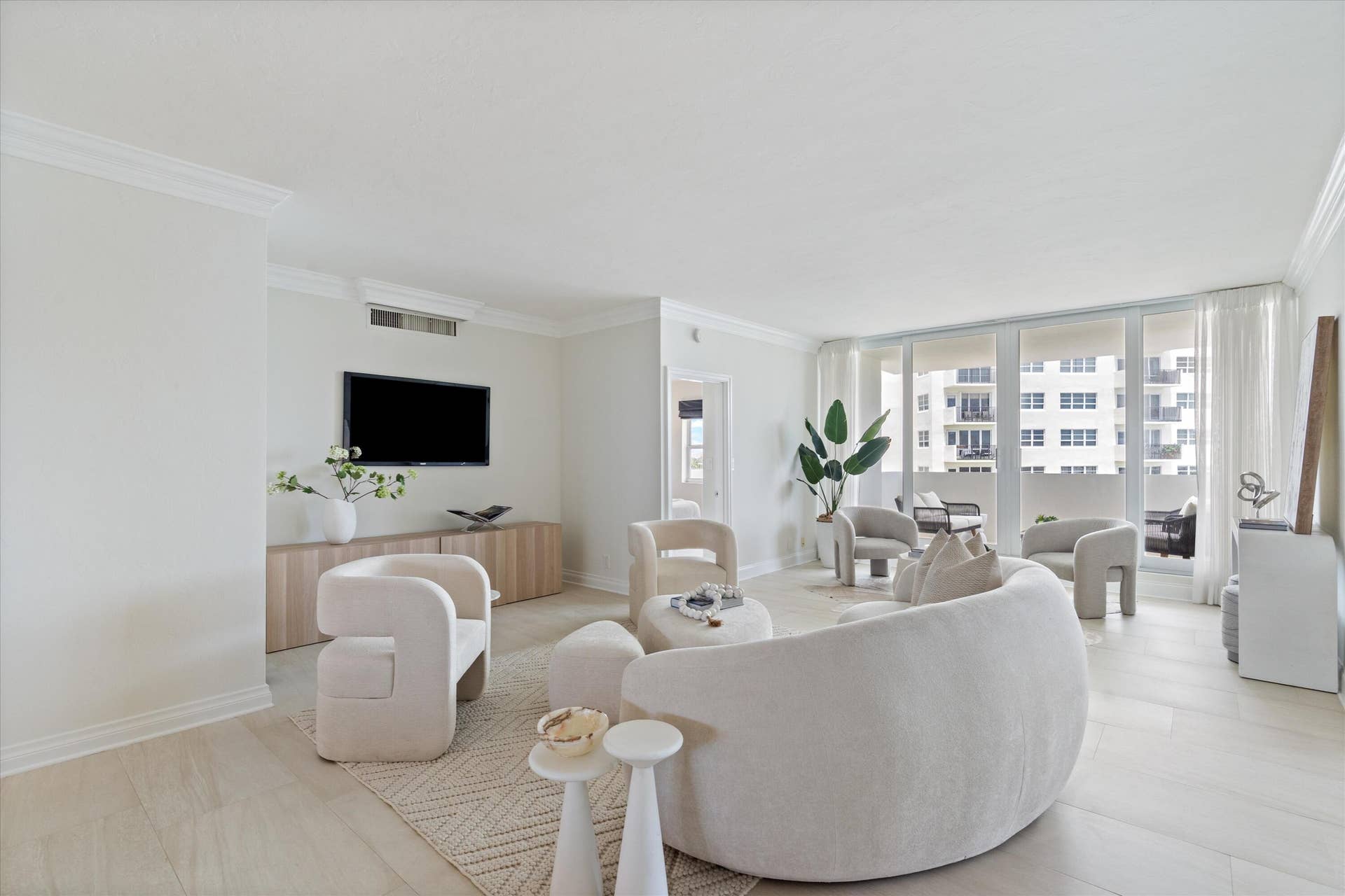 333 SUNSET Drive, #502, Fort Lauderdale, FL 33301 03-333 Sunset Drive Unit 502 Ft. Lauderd