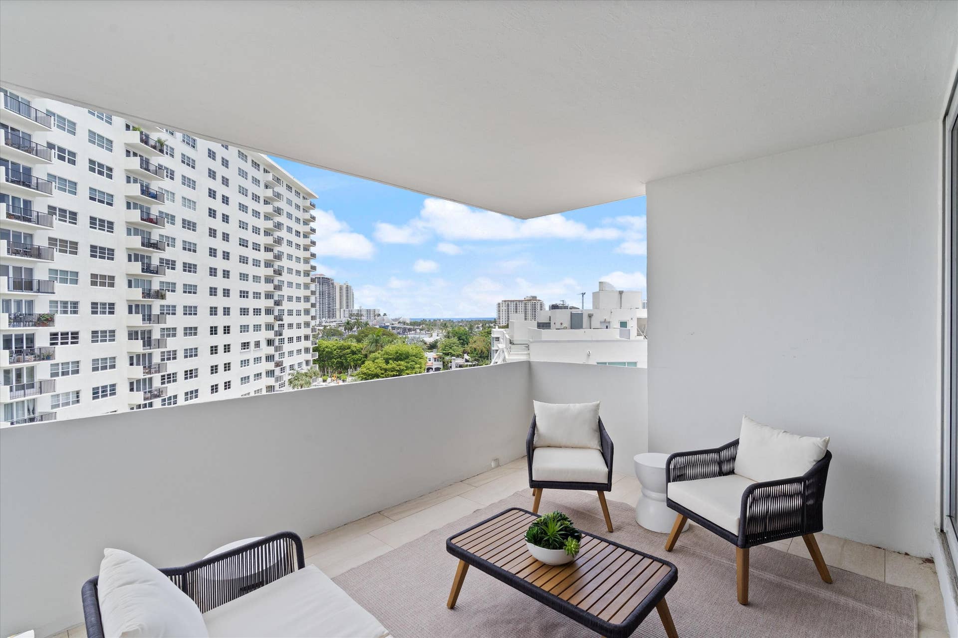 333 SUNSET Drive, #502, Fort Lauderdale, FL 33301 25-333 Sunset Drive Unit 502 Ft. Lauderd
