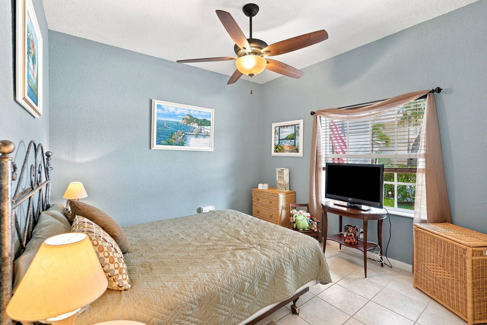 8680 GOLD CAY, West Palm Beach, FL 33411 25-web-or-mls-DSC05062_with_tv