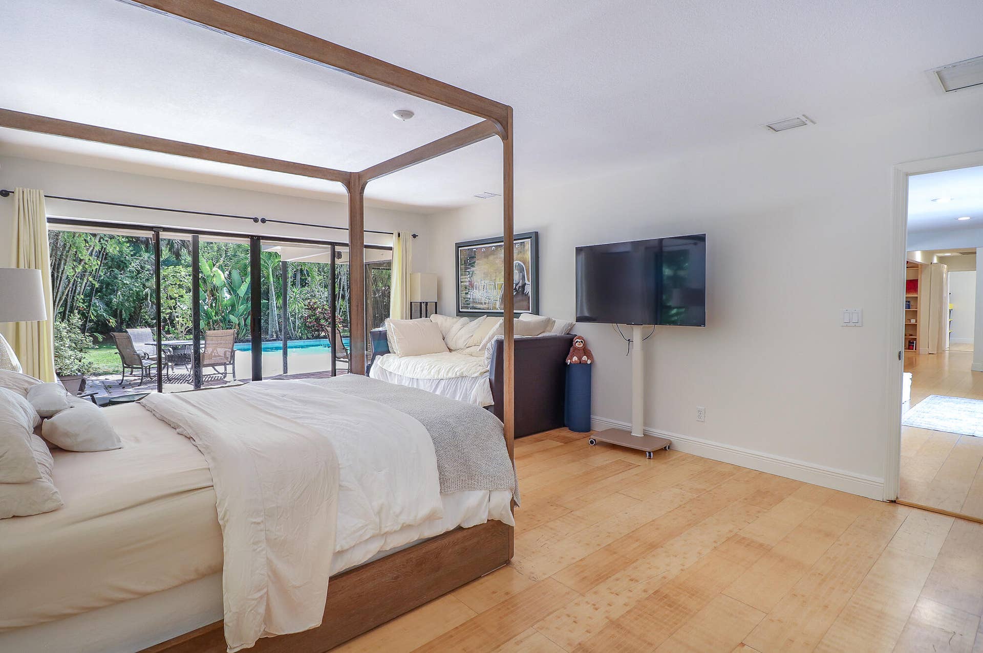 8166 150th Court N, Palm Beach Gardens, FL 33418 19-Master Bedroom