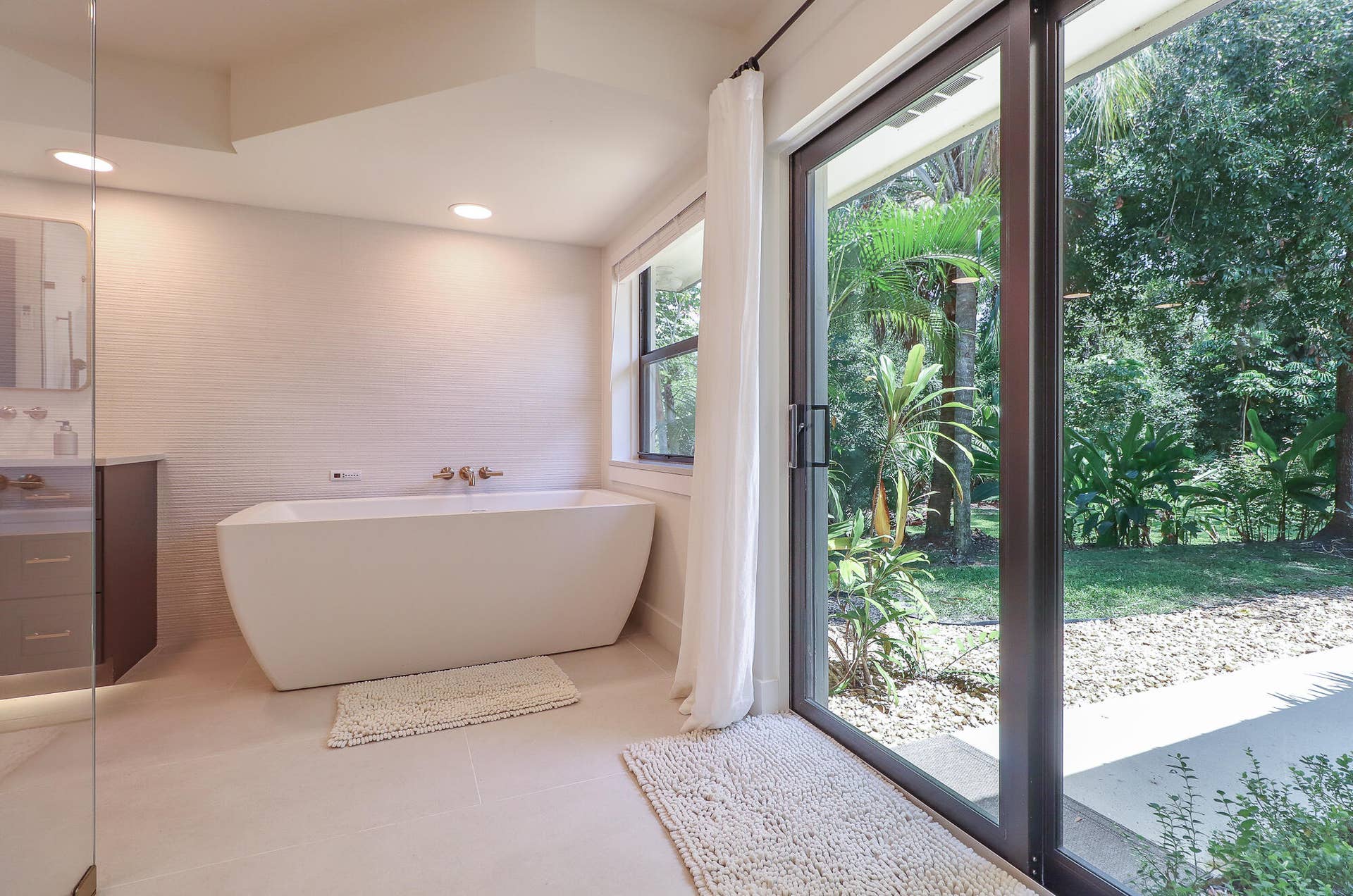 8166 150th Court N, Palm Beach Gardens, FL 33418 21-Master Bathroom