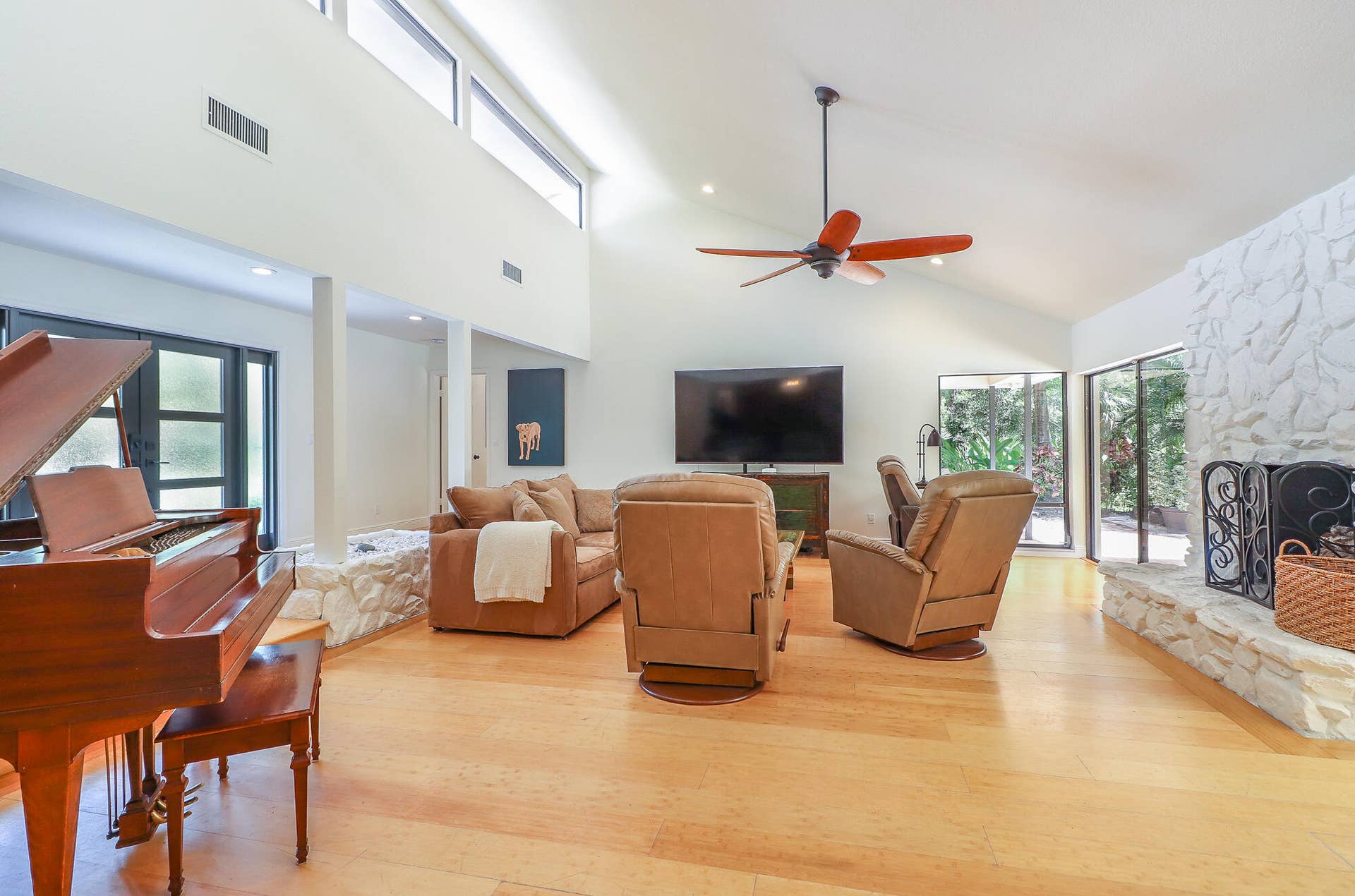 8166 150th Court N, Palm Beach Gardens, FL 33418 17-Living Room