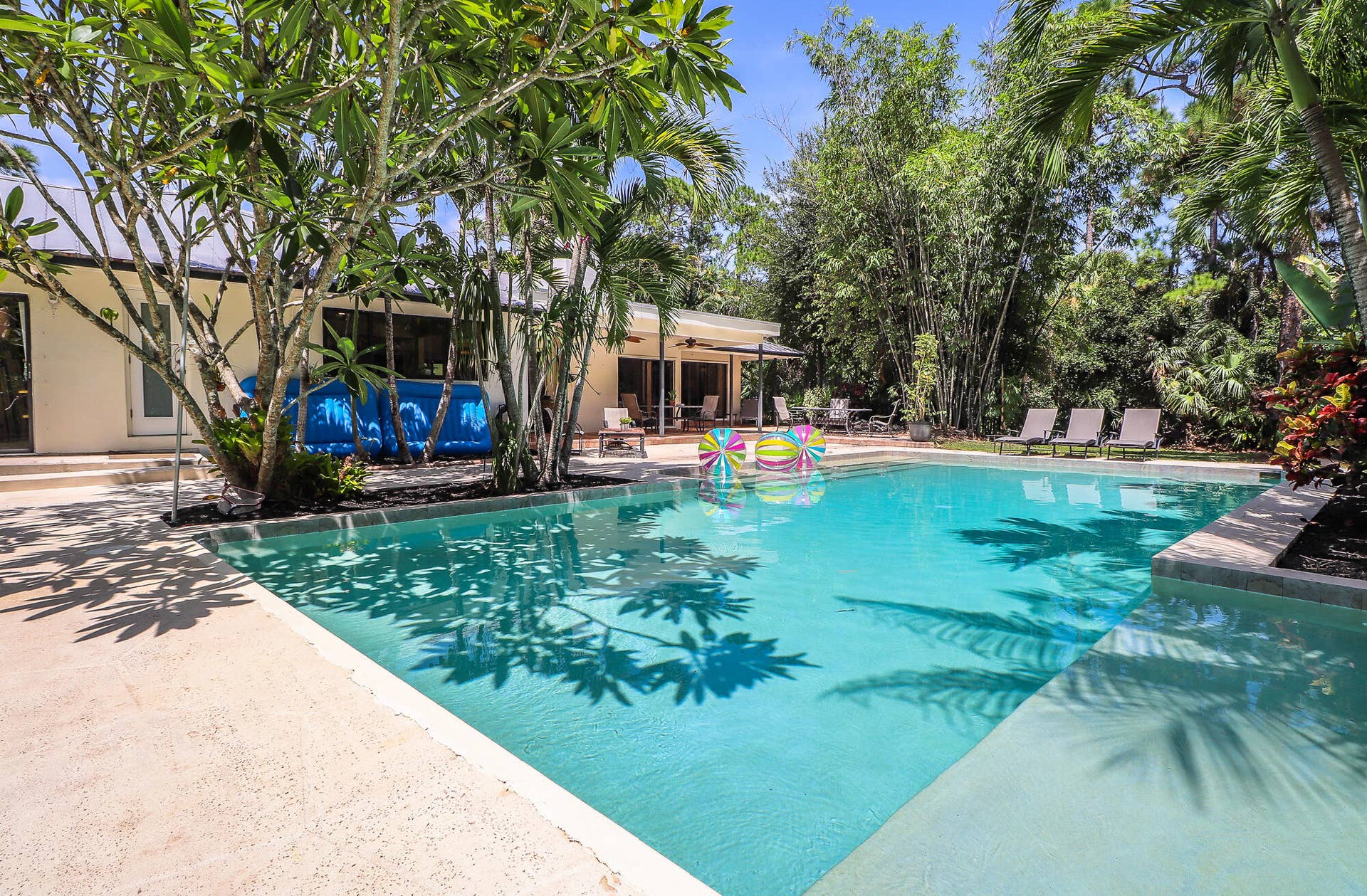 8166 150th Court N, Palm Beach Gardens, FL 33418 42-Pool
